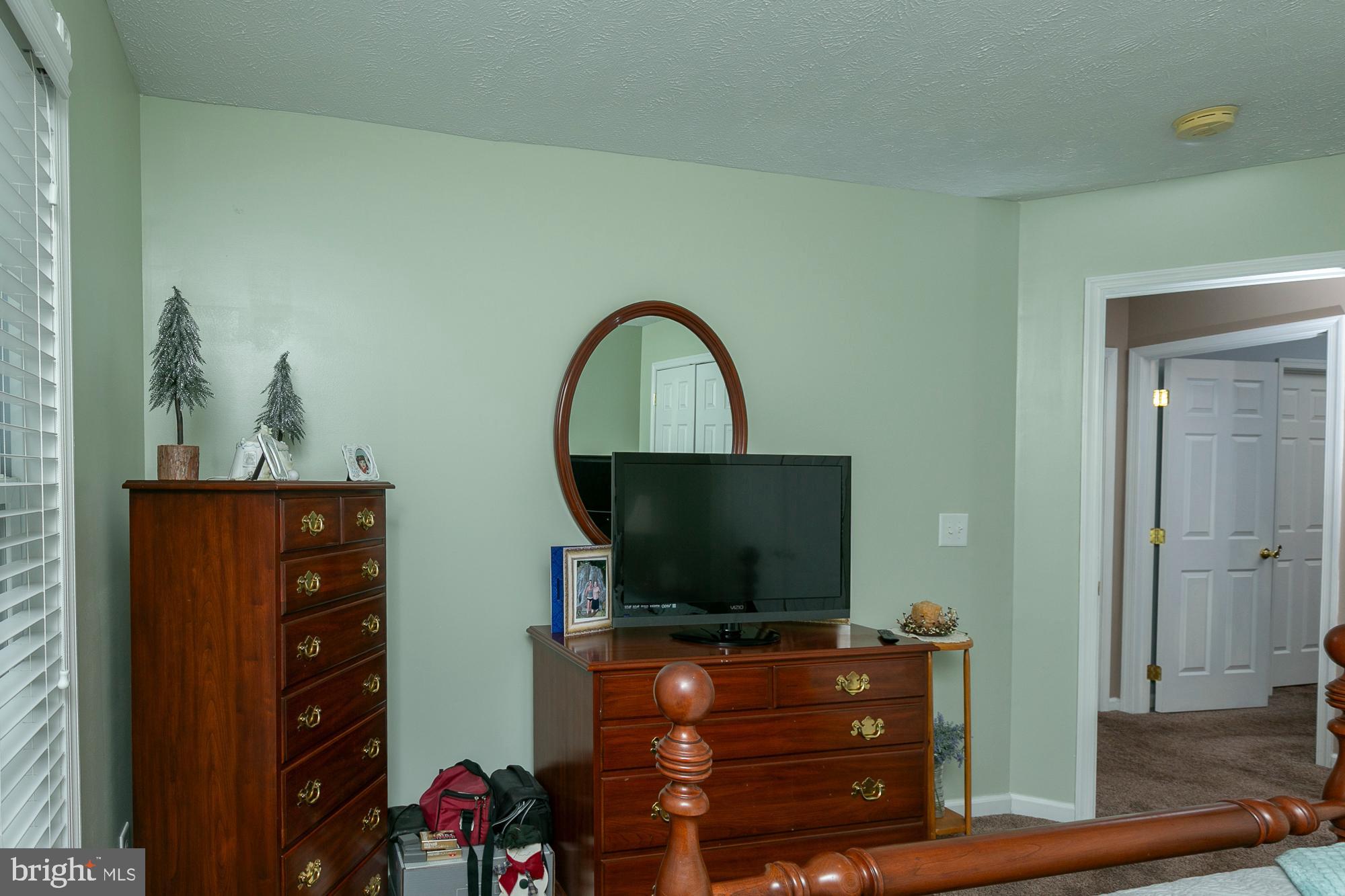 MIDDLE CREEK MANOR - Residential