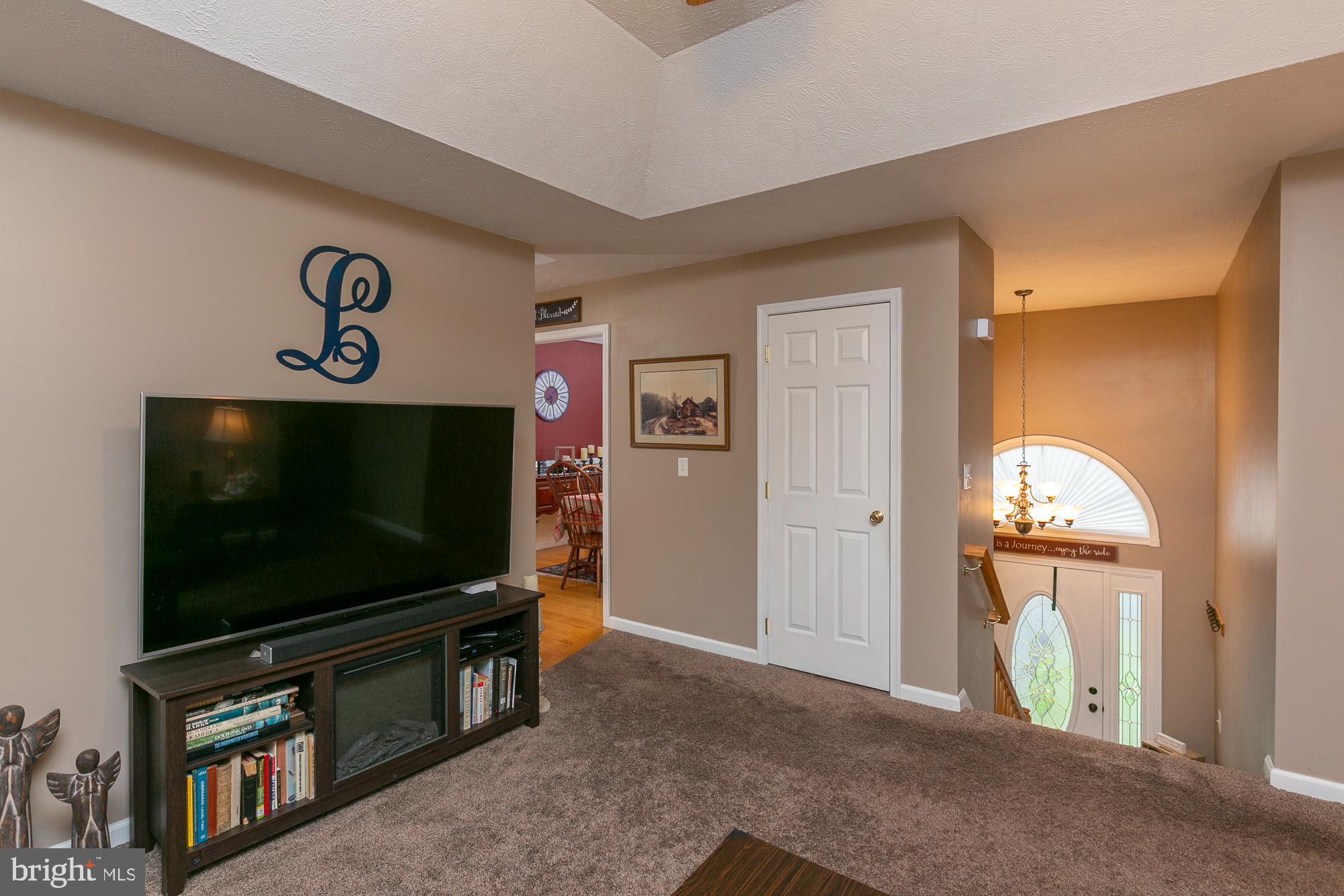 MIDDLE CREEK MANOR - Residential