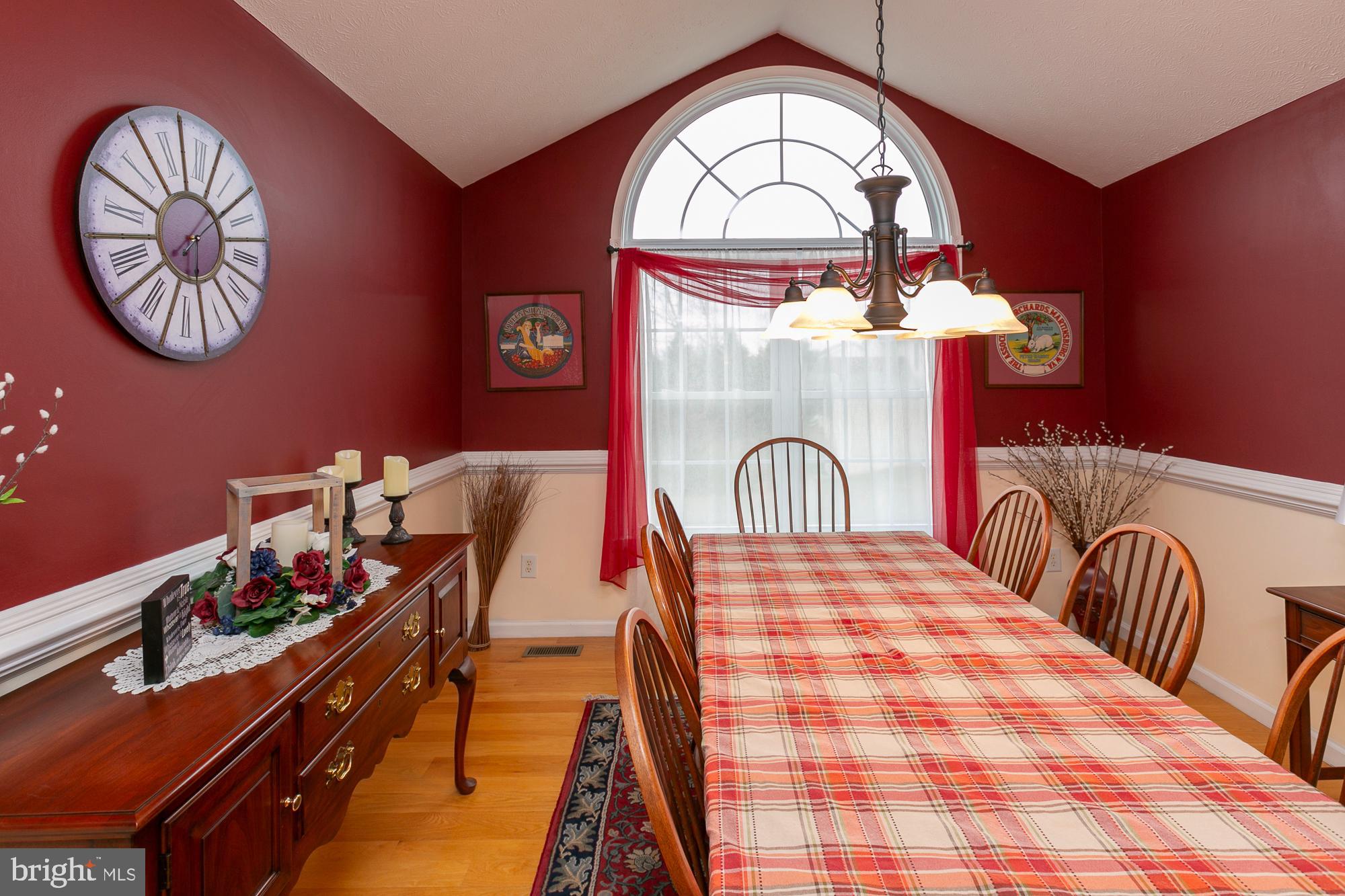 MIDDLE CREEK MANOR - Residential