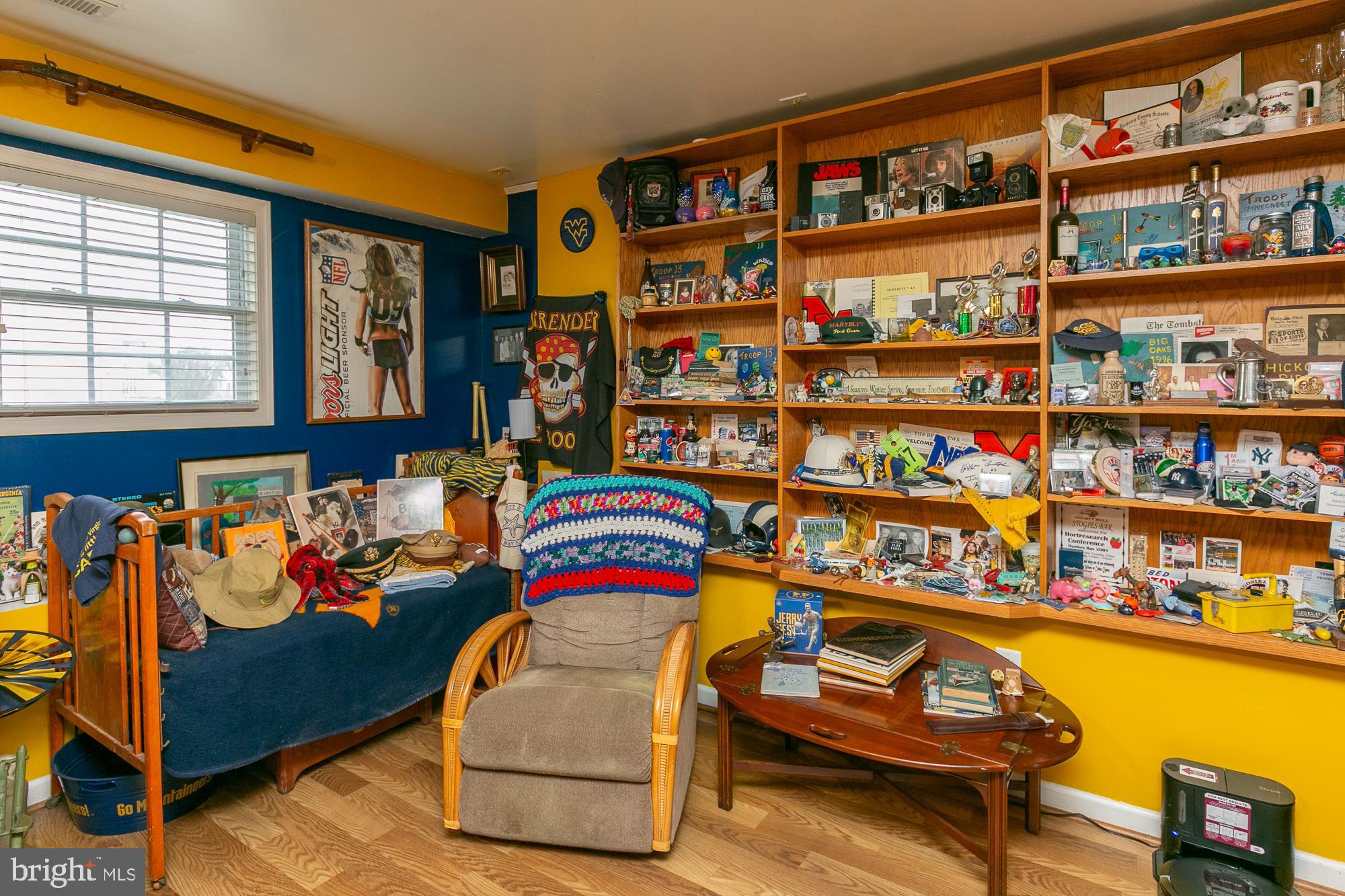 MIDDLE CREEK MANOR - Residential