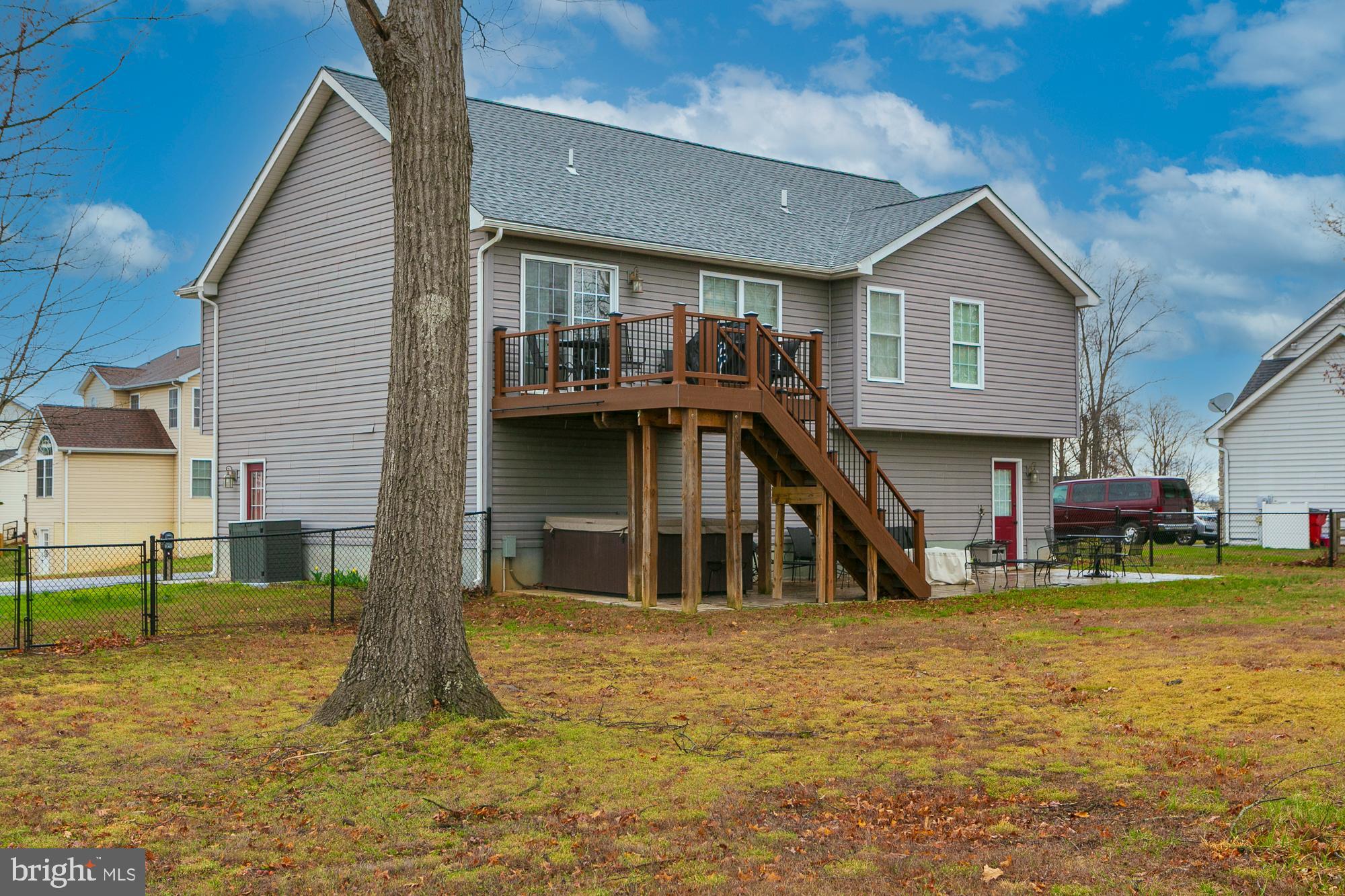 MIDDLE CREEK MANOR - Residential