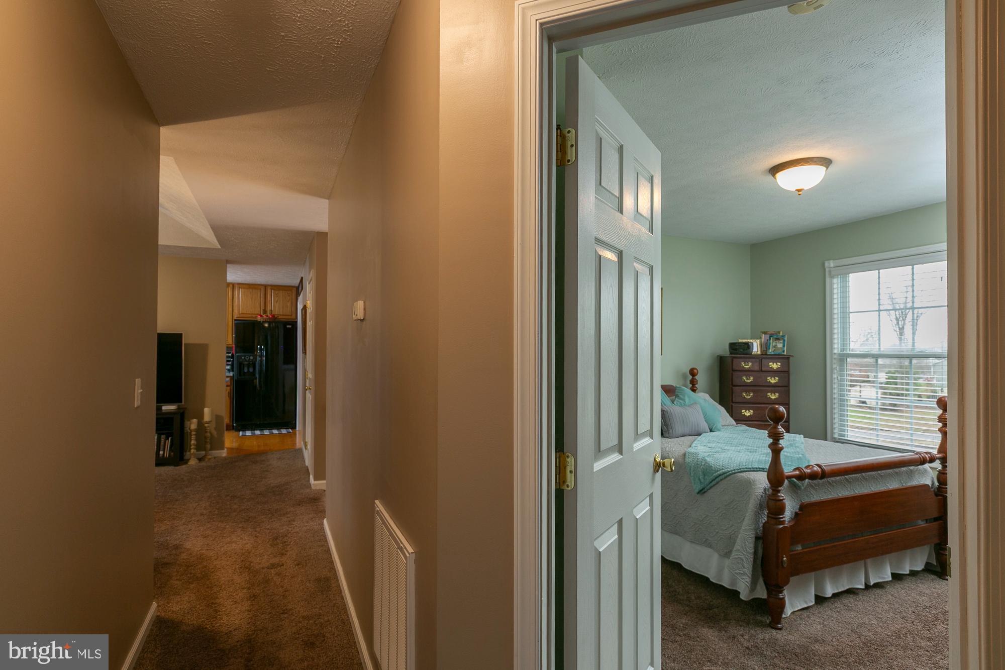 MIDDLE CREEK MANOR - Residential