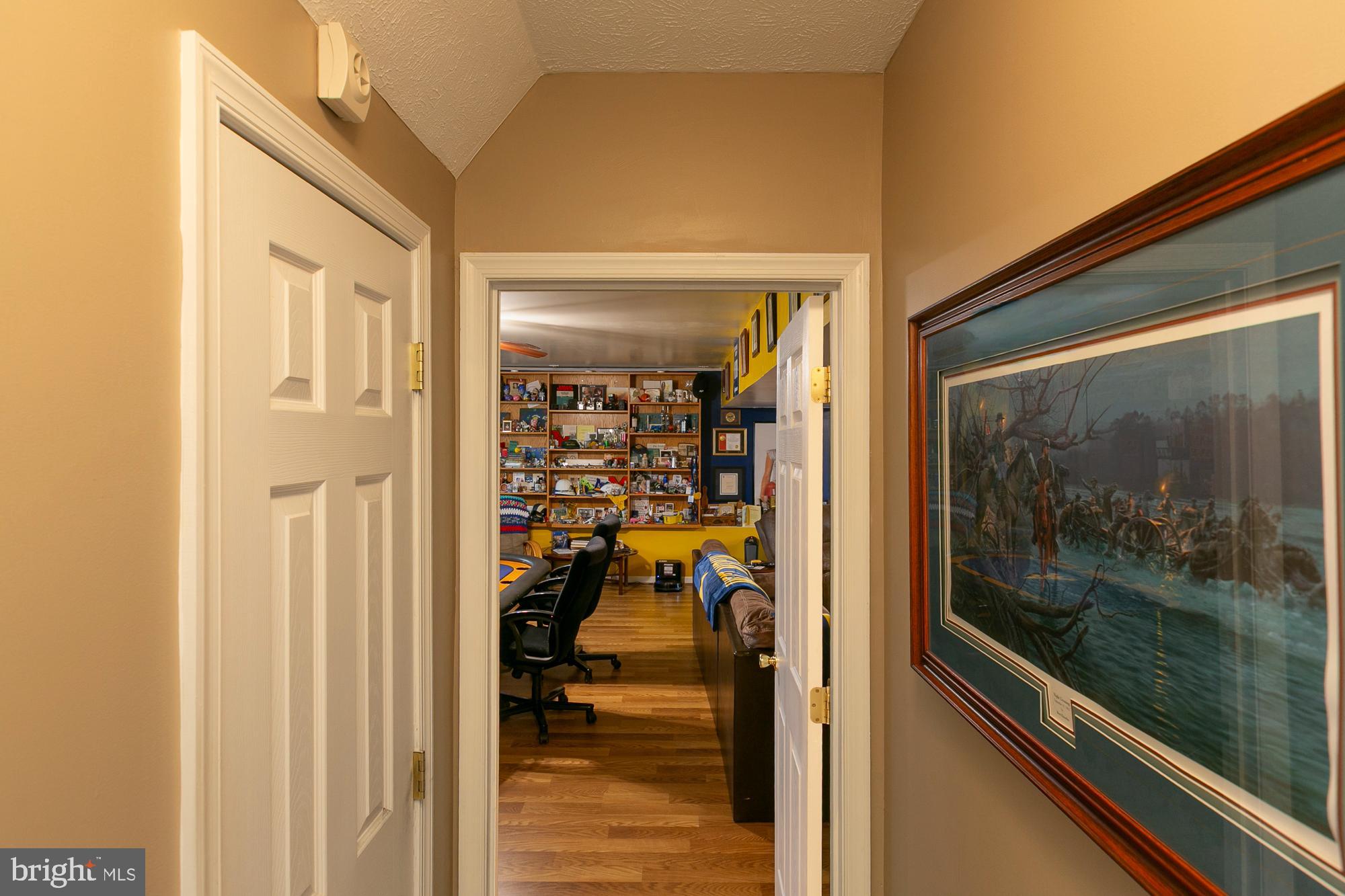 MIDDLE CREEK MANOR - Residential