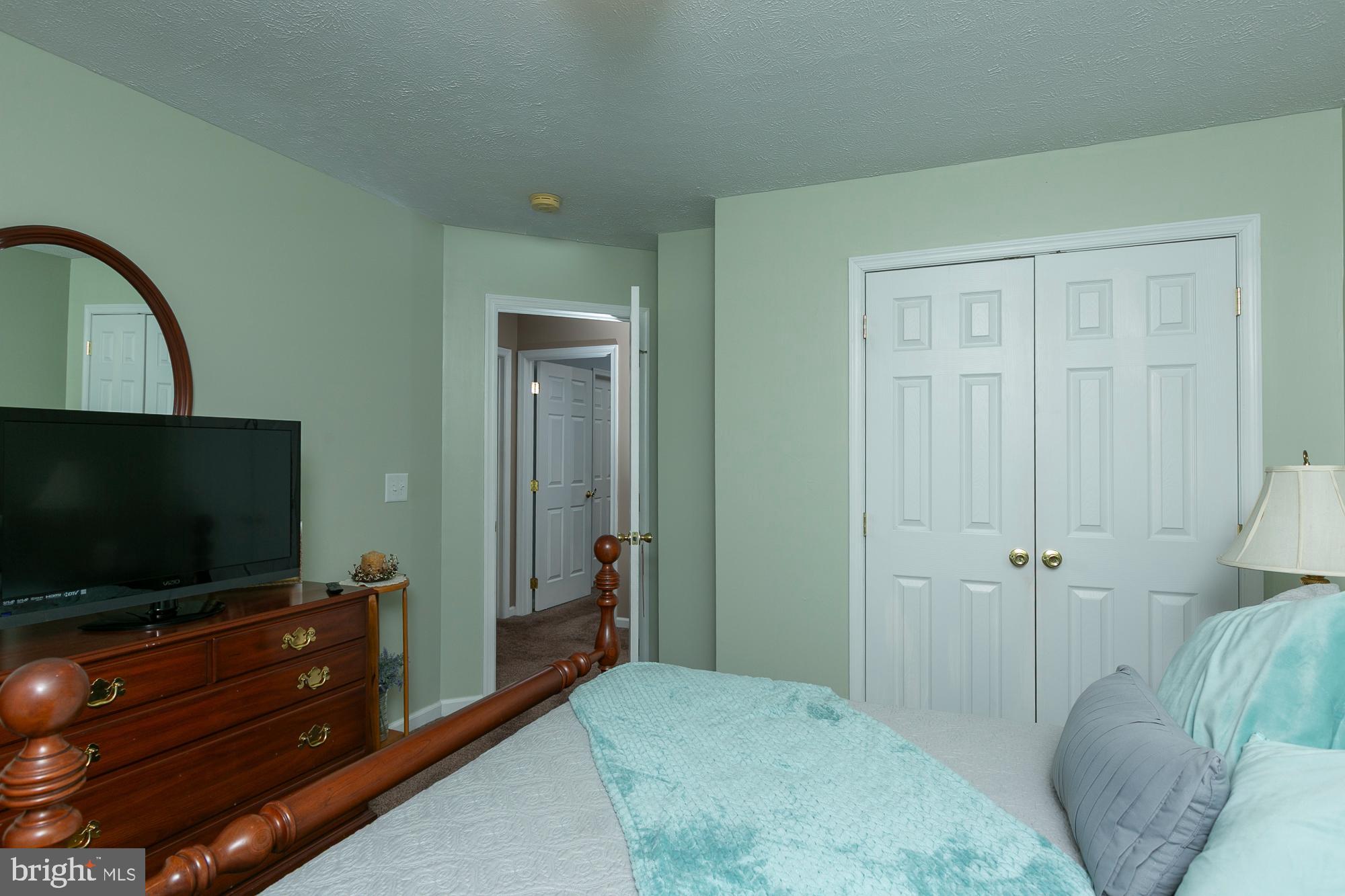 MIDDLE CREEK MANOR - Residential