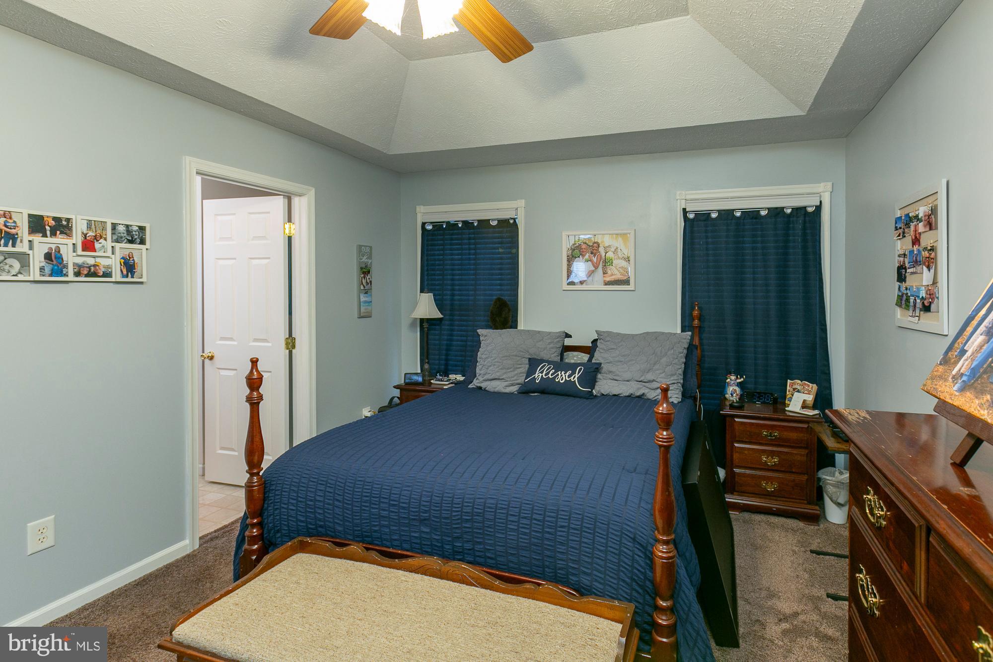 MIDDLE CREEK MANOR - Residential