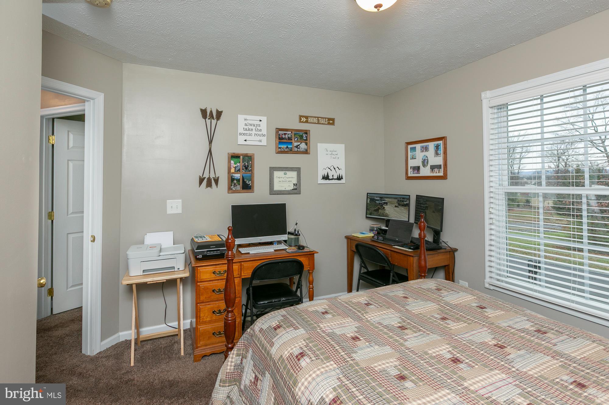 MIDDLE CREEK MANOR - Residential