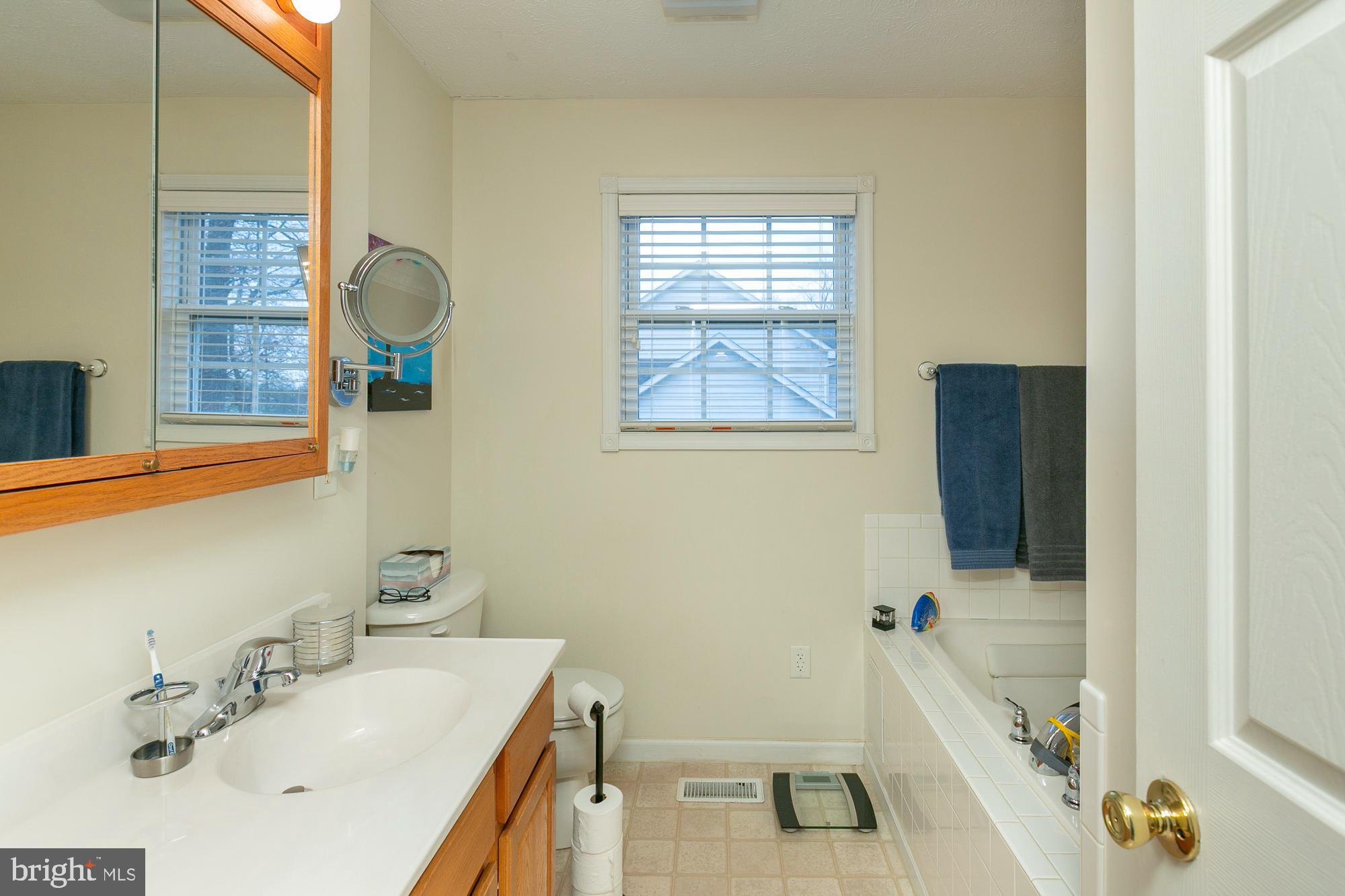 MIDDLE CREEK MANOR - Residential