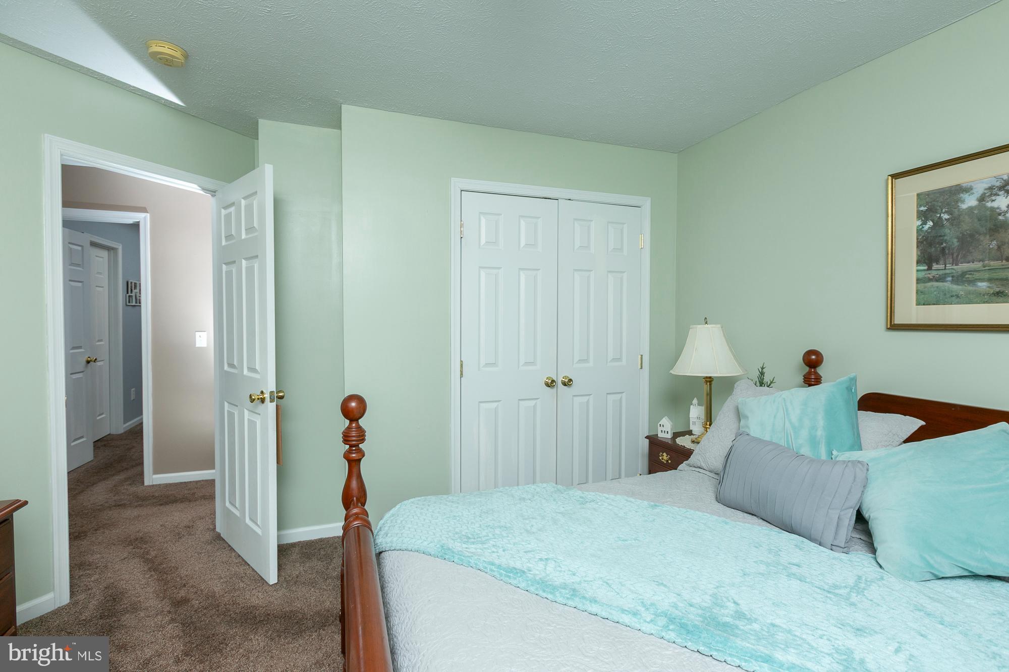 MIDDLE CREEK MANOR - Residential