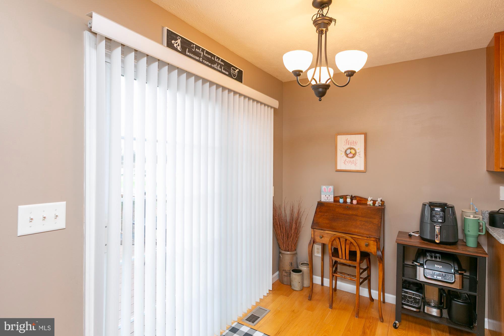 MIDDLE CREEK MANOR - Residential