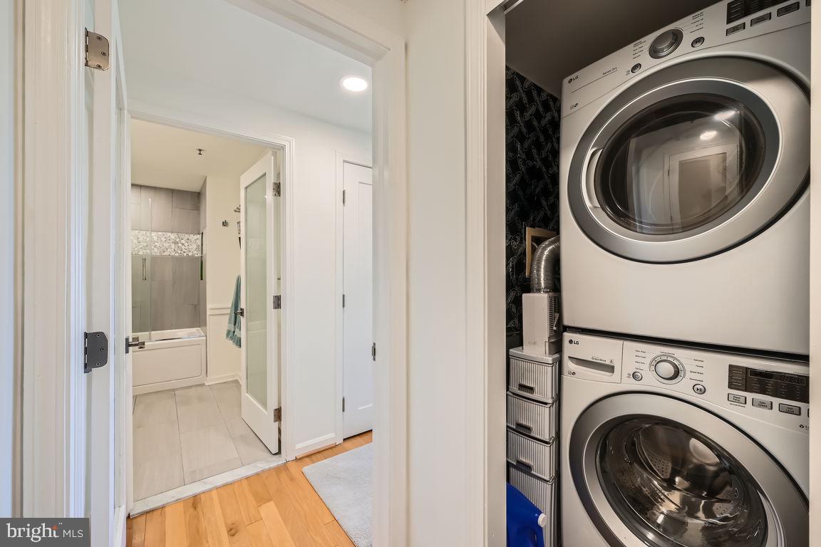 HARBOR EAST - Residential