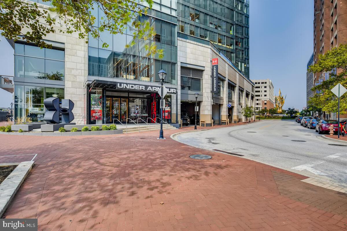 HARBOR EAST - Residential