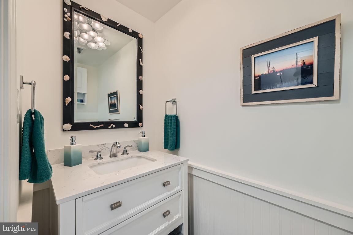 HARBOR EAST - Residential