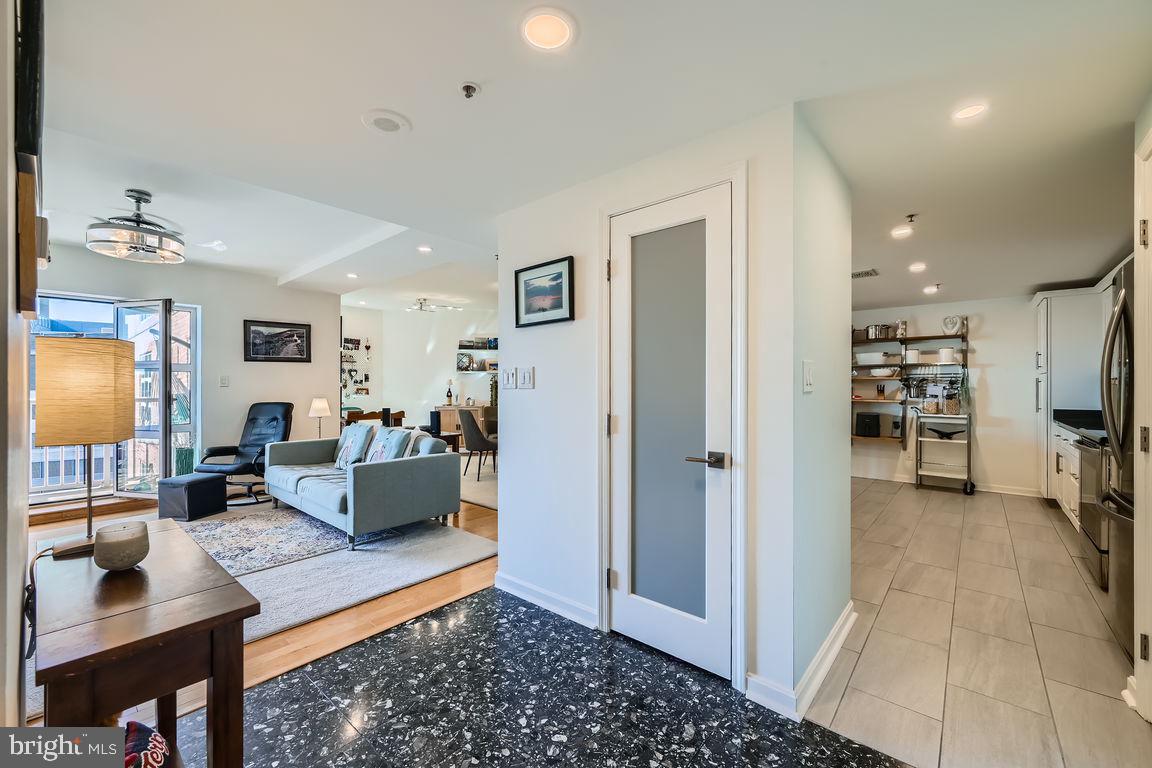 HARBOR EAST - Residential