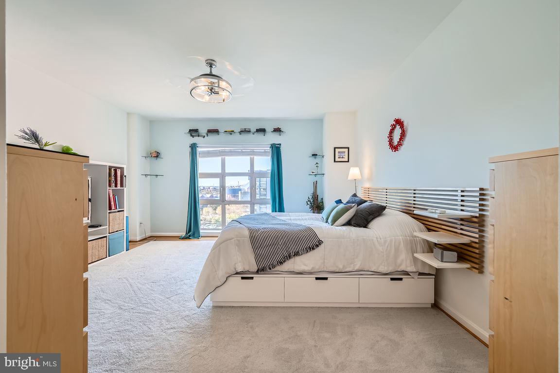 HARBOR EAST - Residential