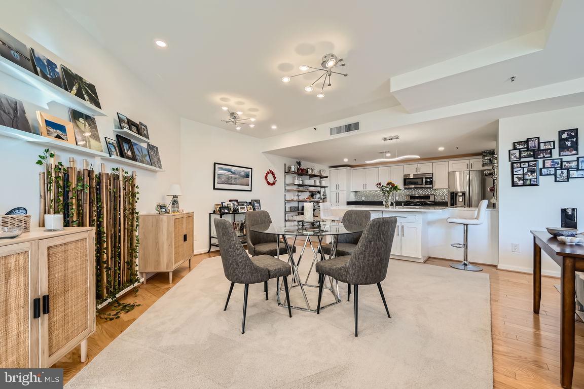 HARBOR EAST - Residential