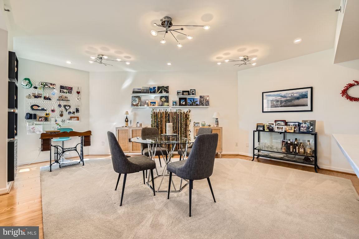 HARBOR EAST - Residential