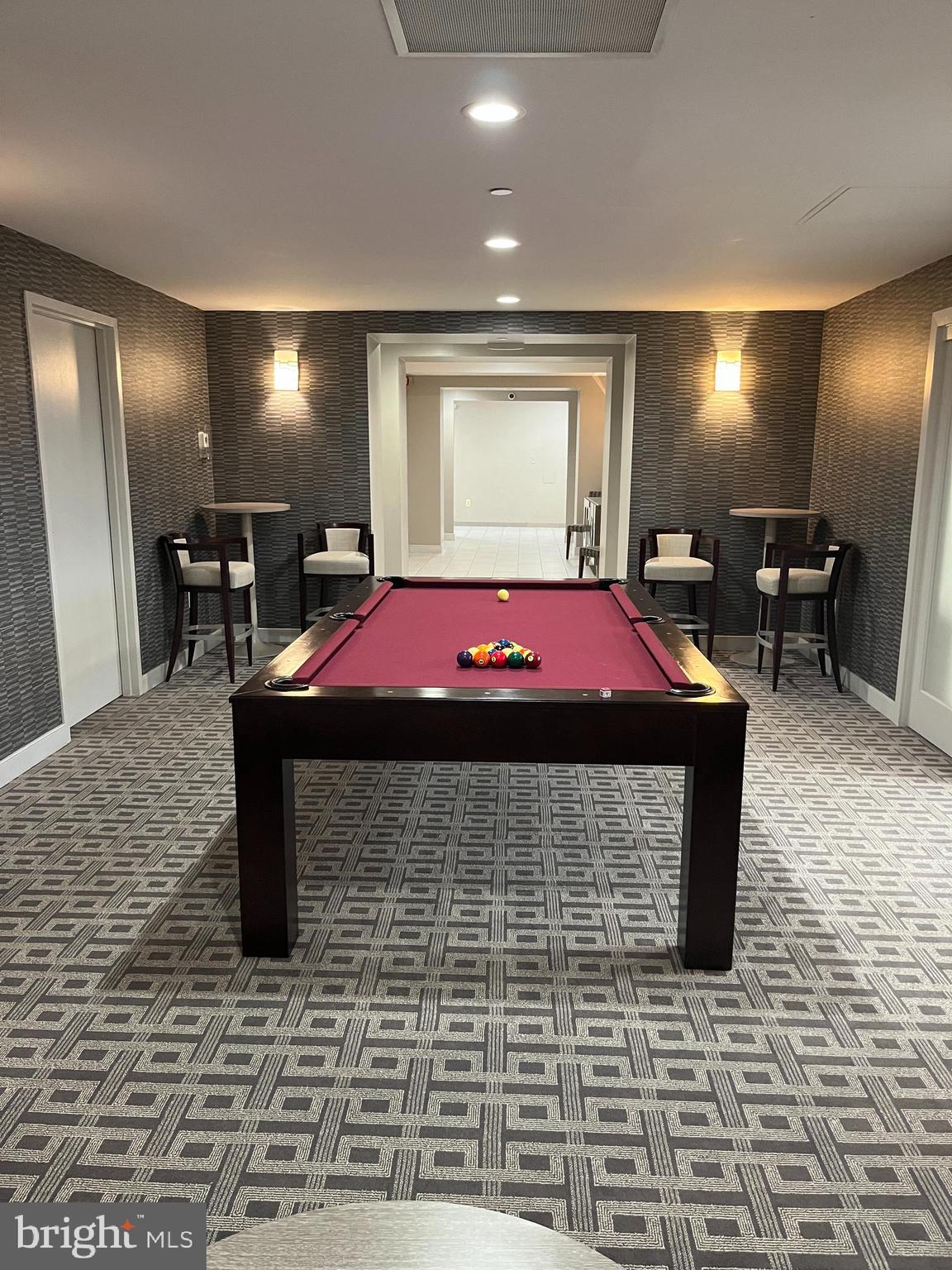 HARBOR EAST - Residential