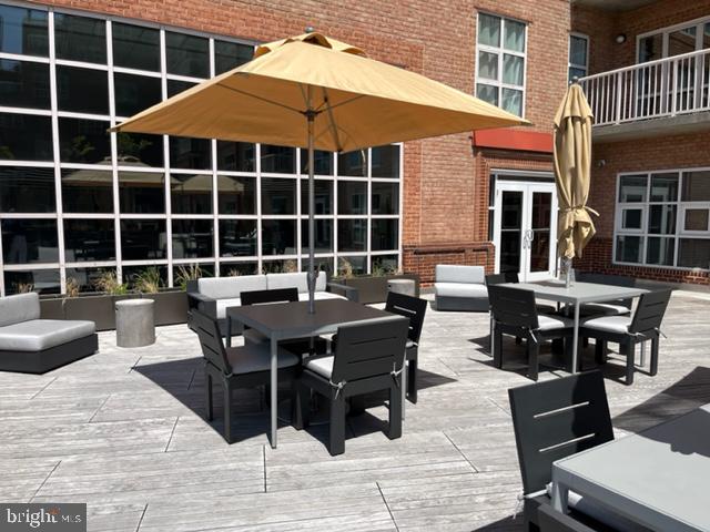 HARBOR EAST - Residential