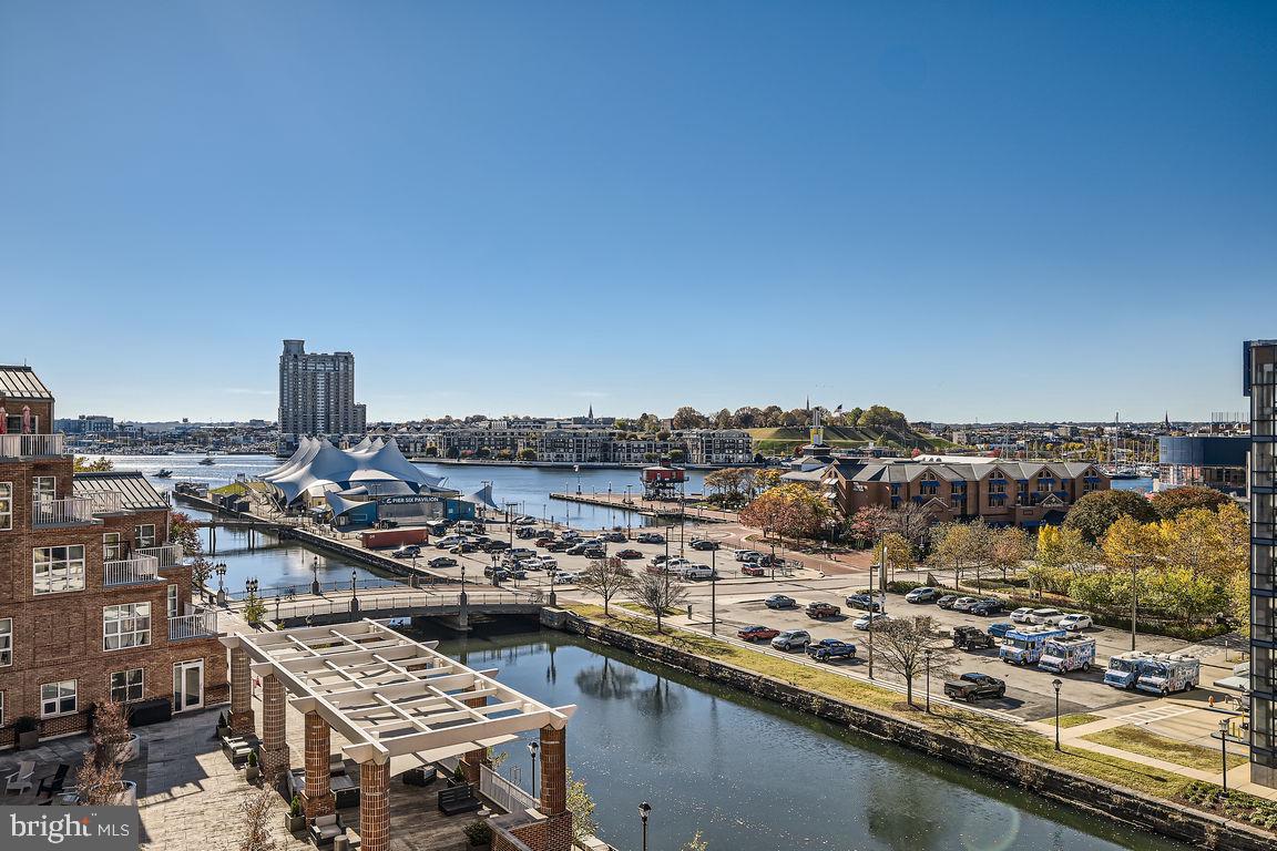 HARBOR EAST - Residential