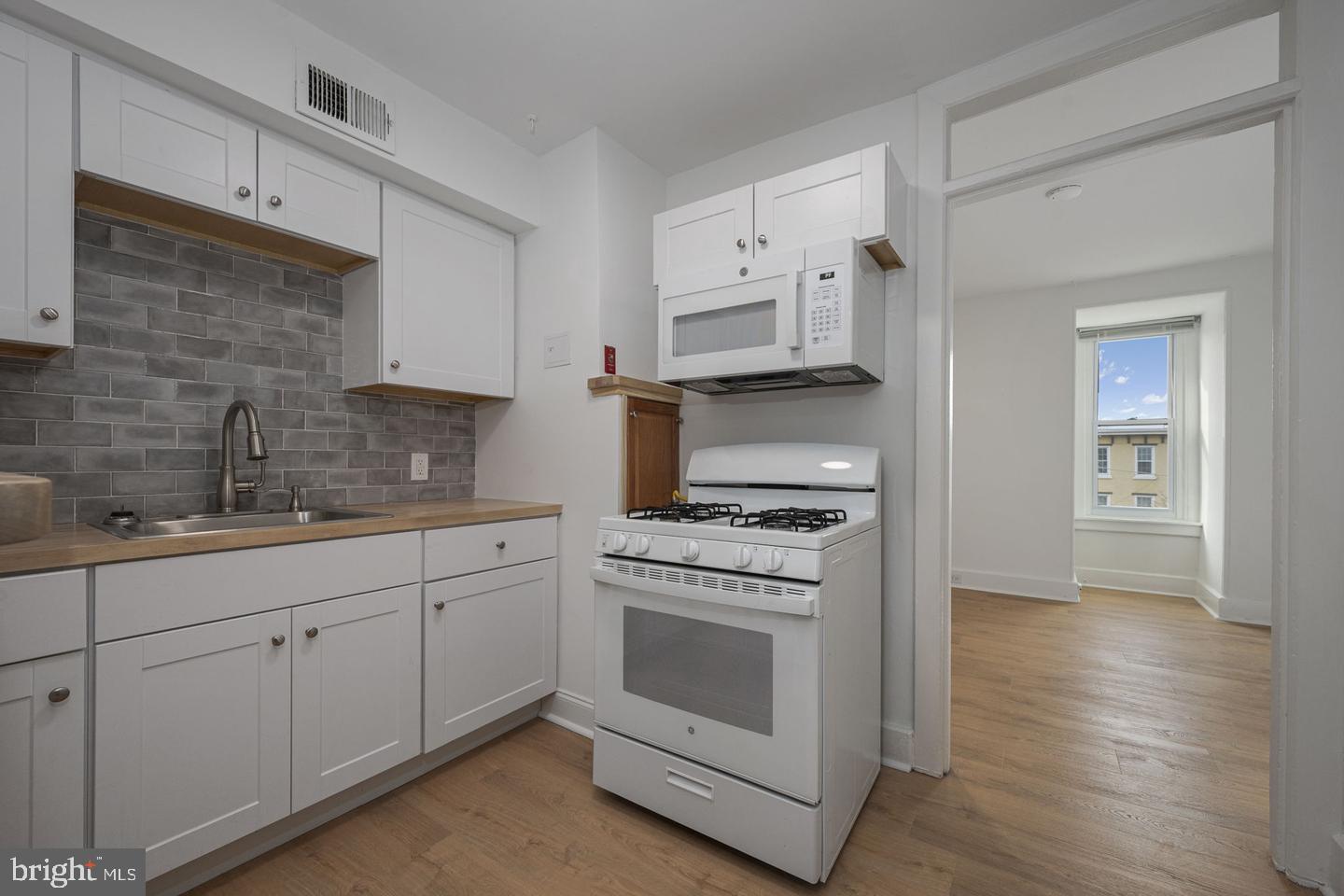 305 S MAIN STREET 4