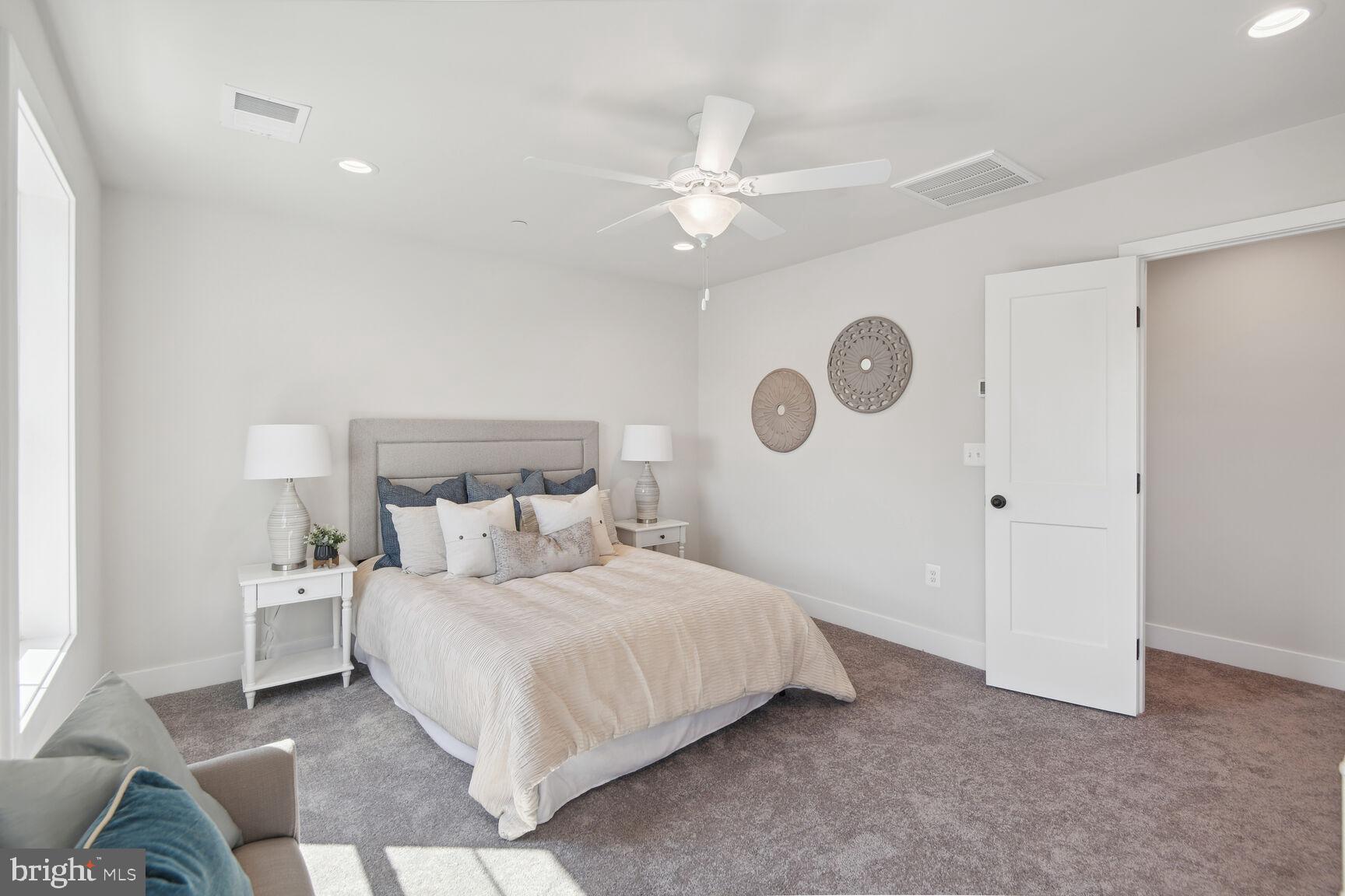 SELBY ON THE BAY - Residential