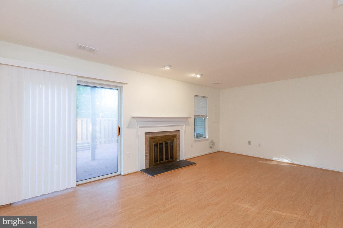 HUNTER VILLAGE - Residential