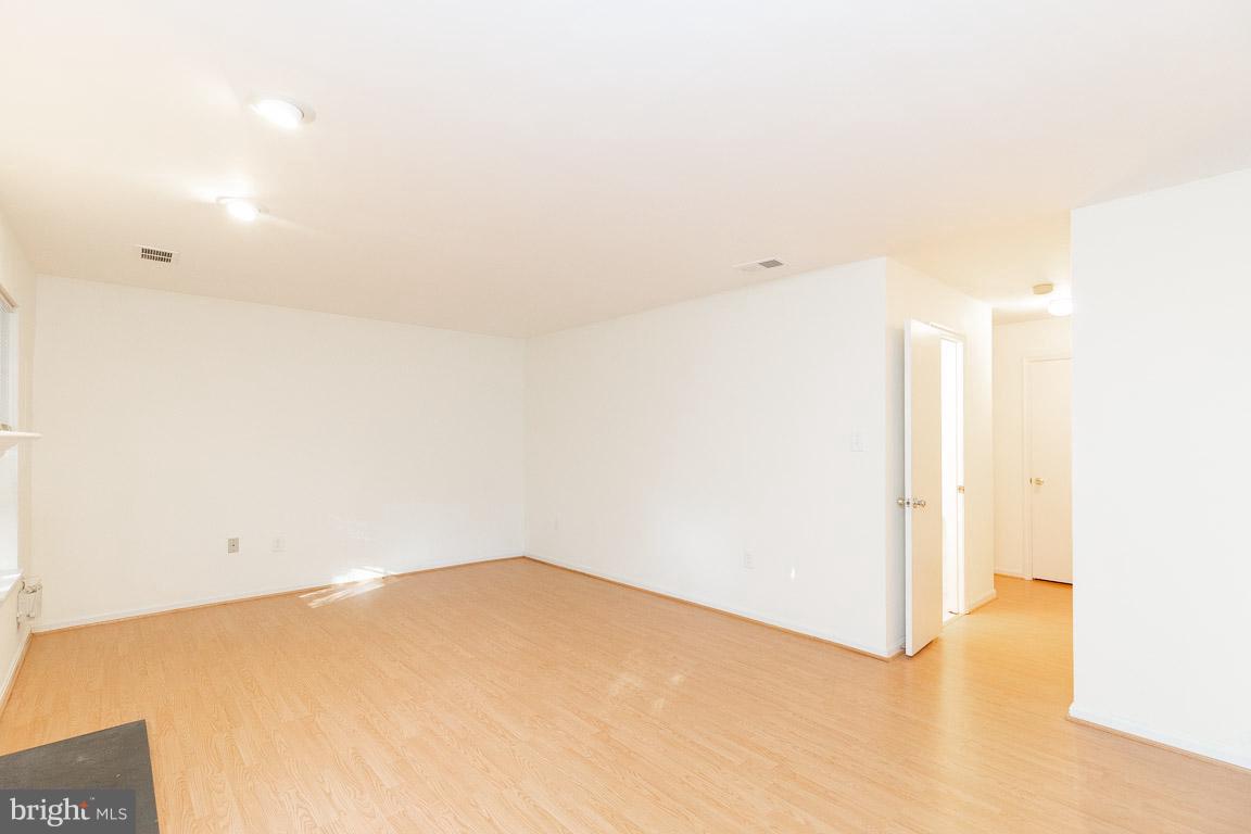 HUNTER VILLAGE - Residential