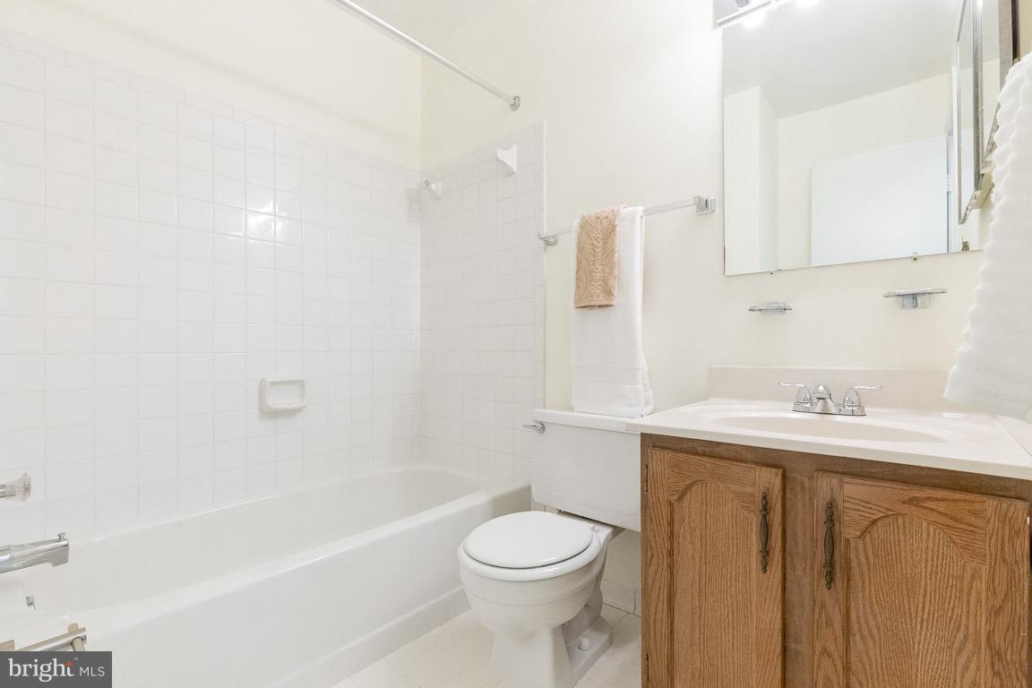 HUNTER VILLAGE - Residential