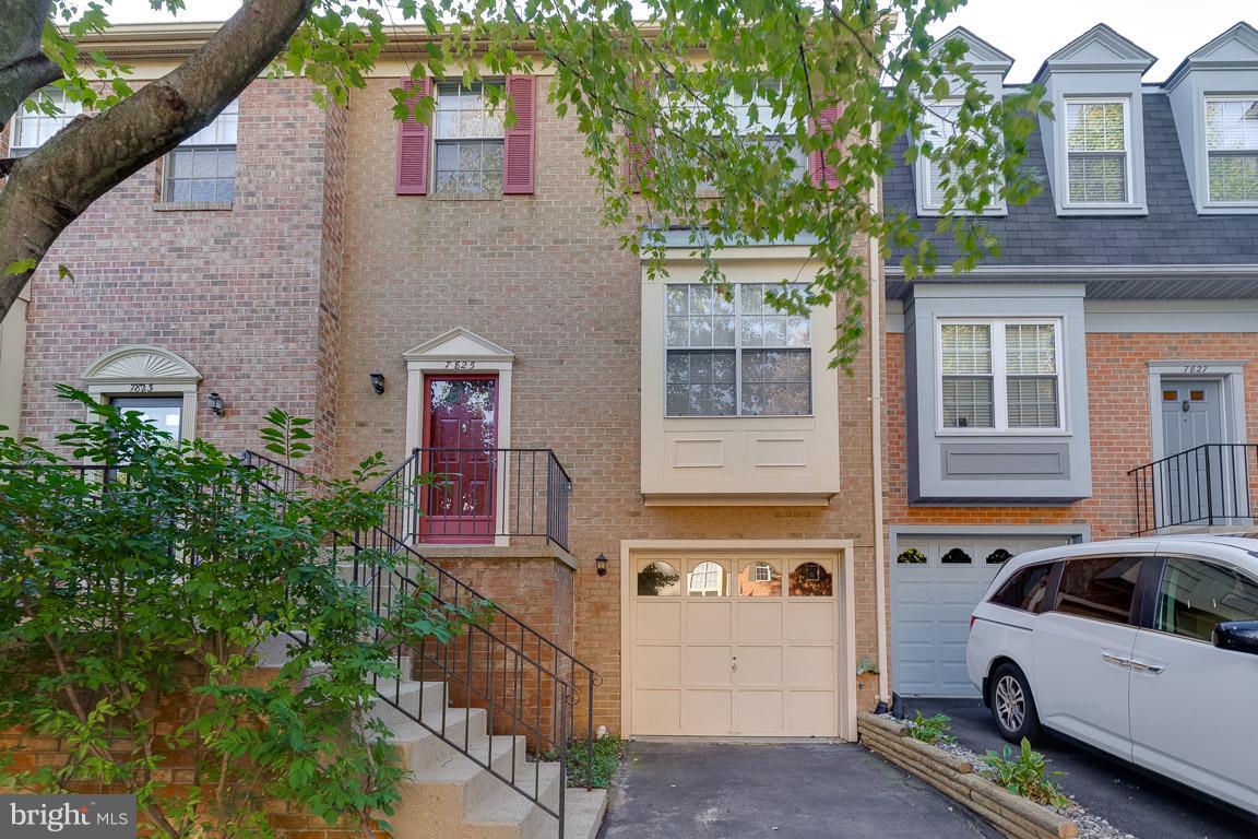 HUNTER VILLAGE - Residential