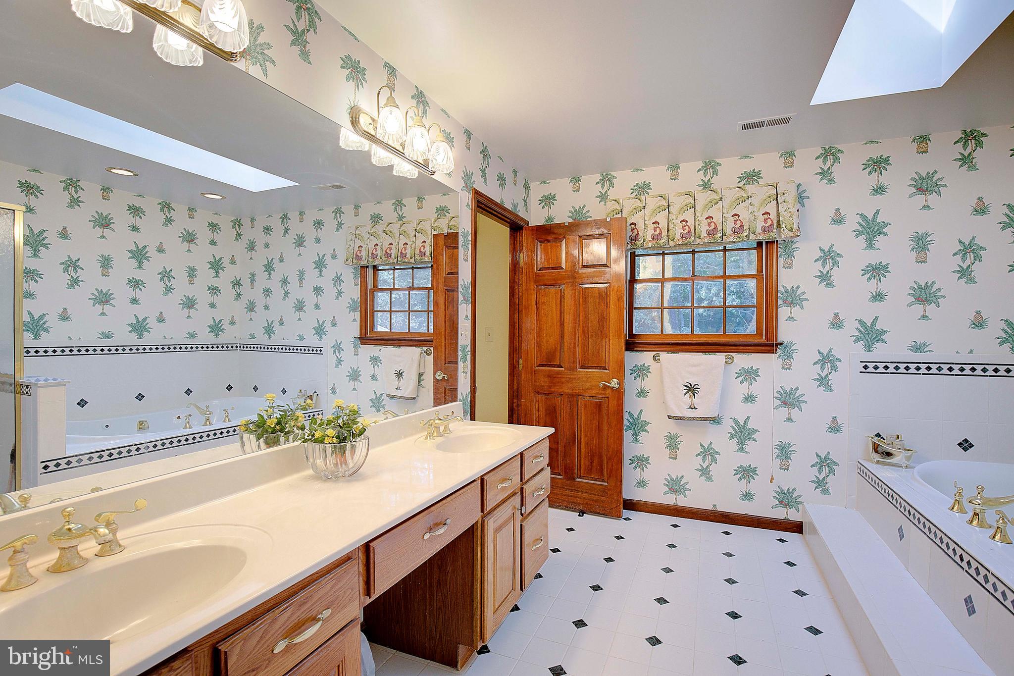 ST LEONARD SHORES - Residential