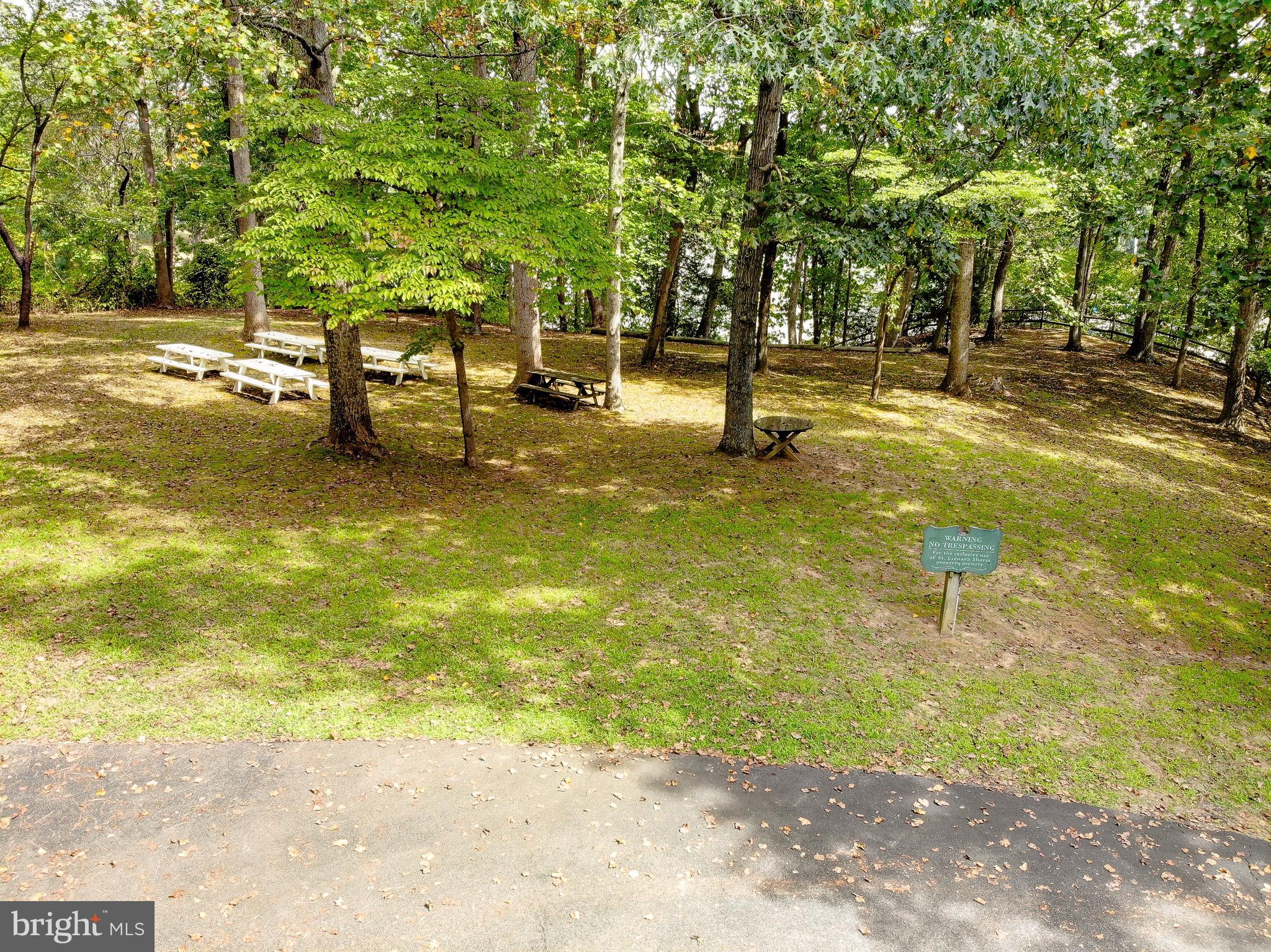 ST LEONARD SHORES - Residential