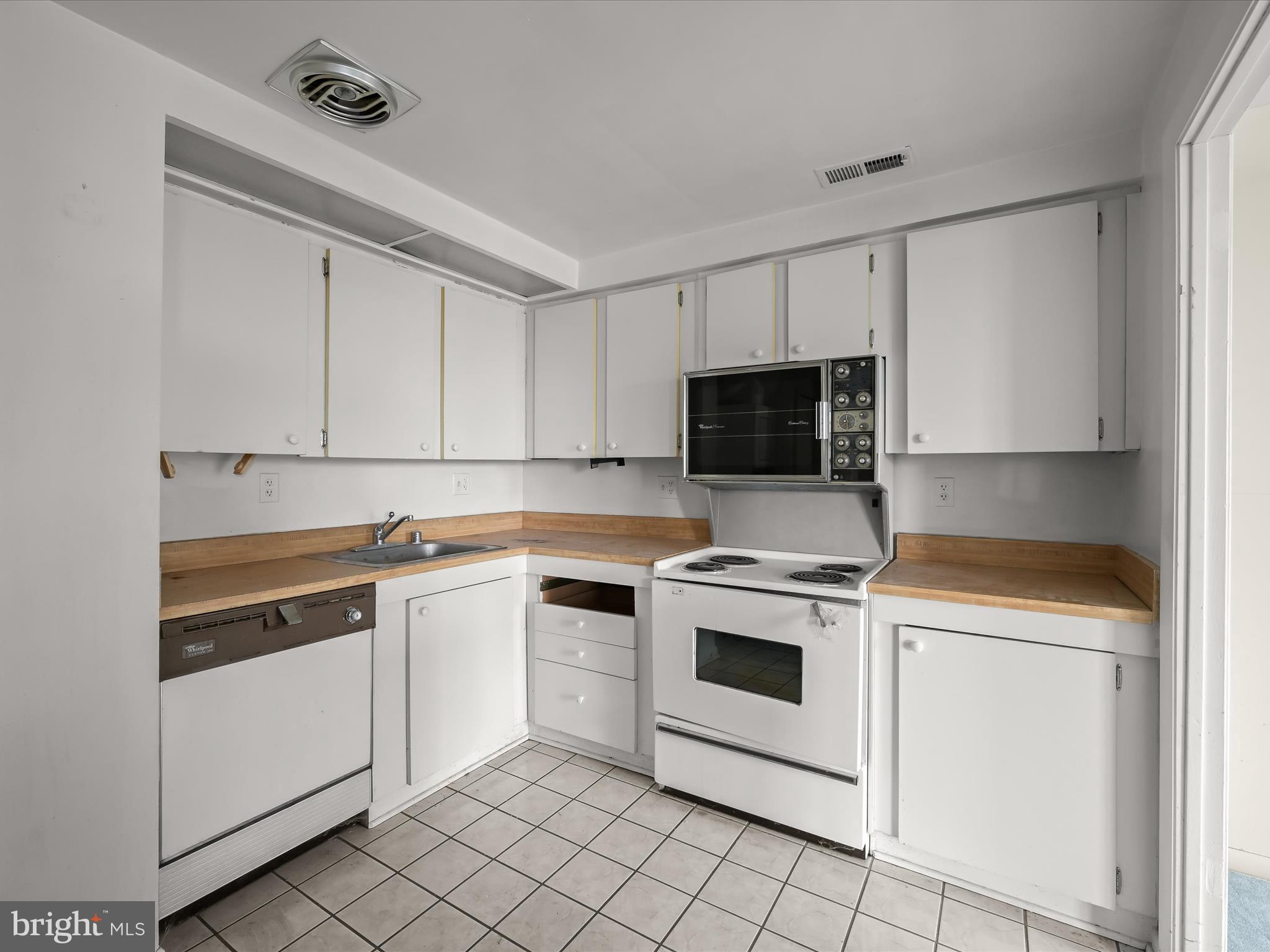 THE ELMONT - Residential