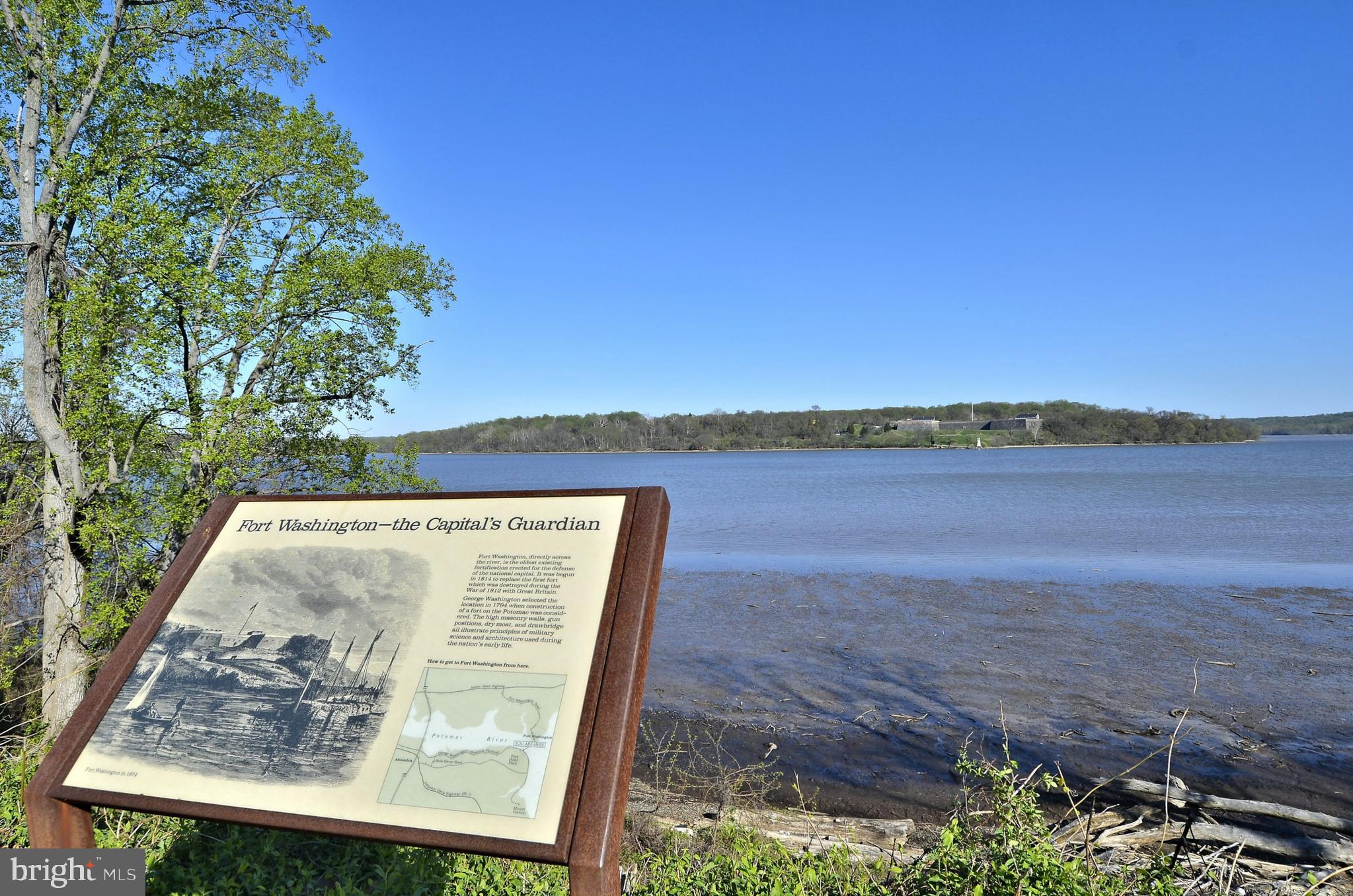 WILLIAMSBURG MANOR NORTH - Residential Lease