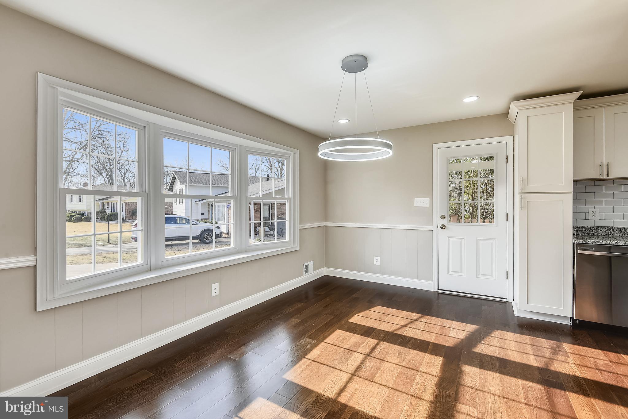 WILLIAMSBURG MANOR NORTH - Residential Lease