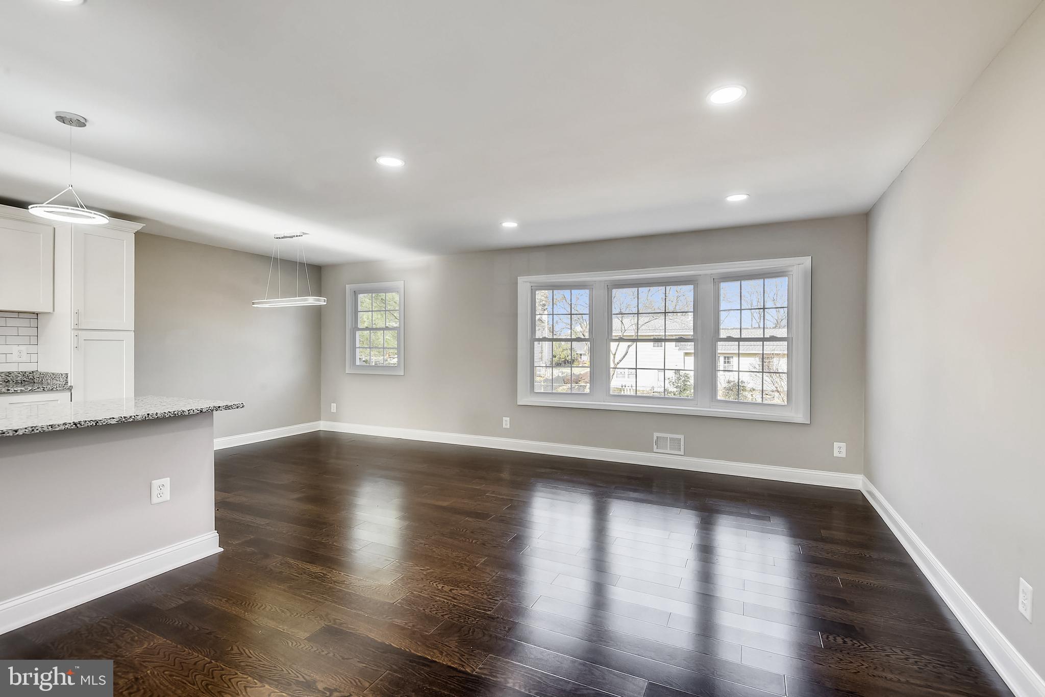 WILLIAMSBURG MANOR NORTH - Residential Lease