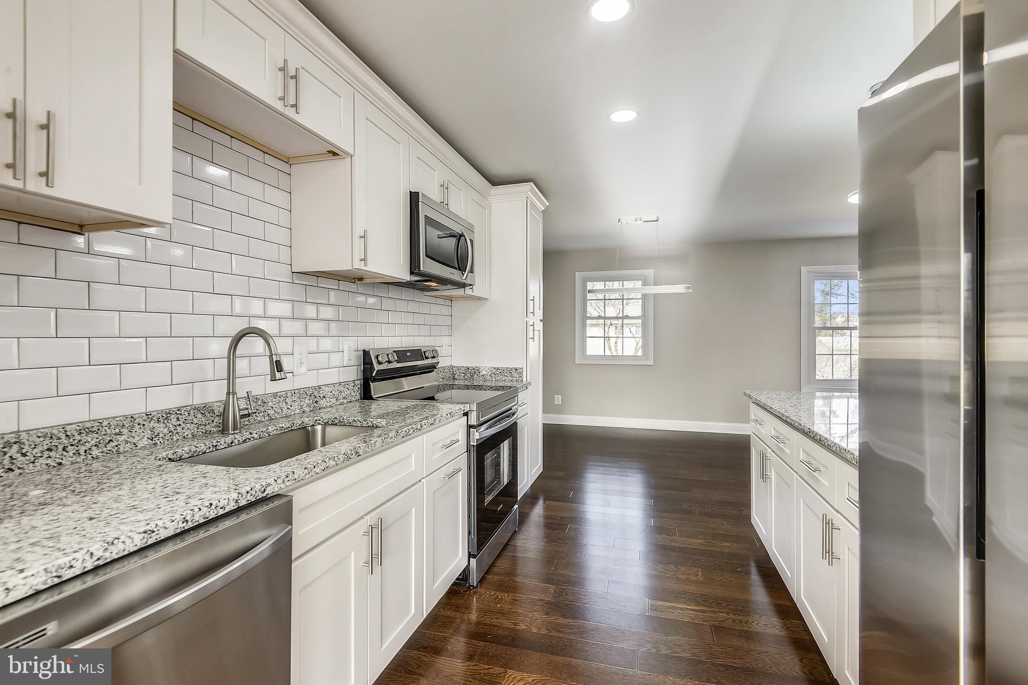 WILLIAMSBURG MANOR NORTH - Residential Lease