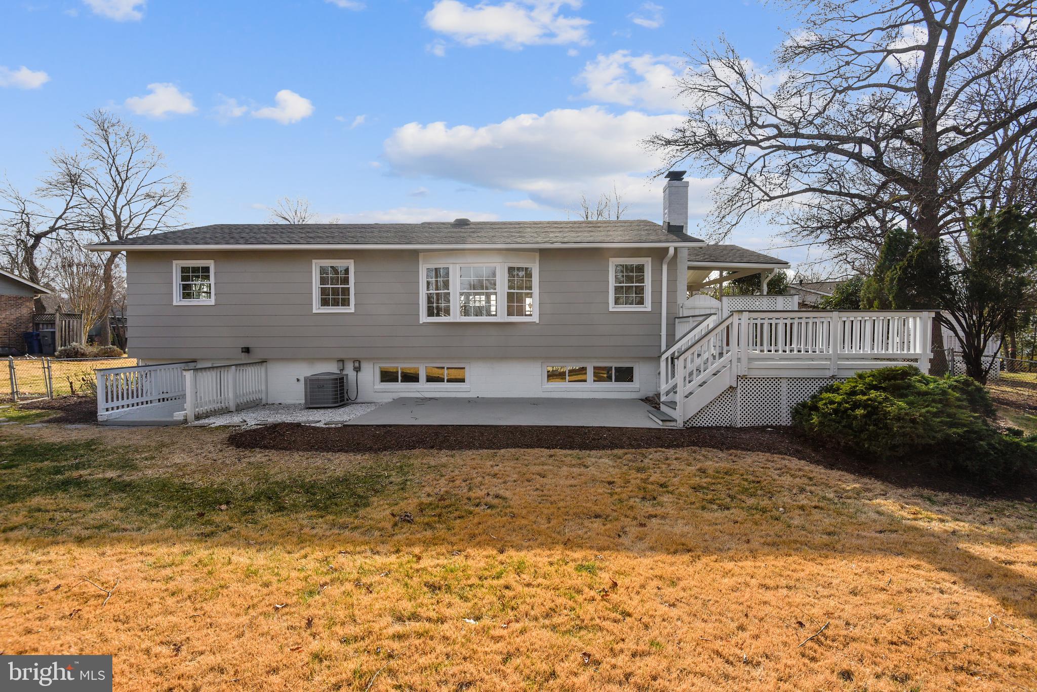 WILLIAMSBURG MANOR NORTH - Residential Lease