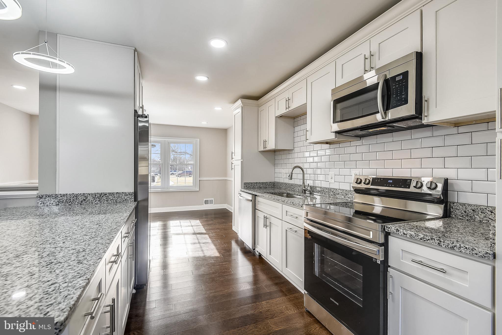 WILLIAMSBURG MANOR NORTH - Residential Lease