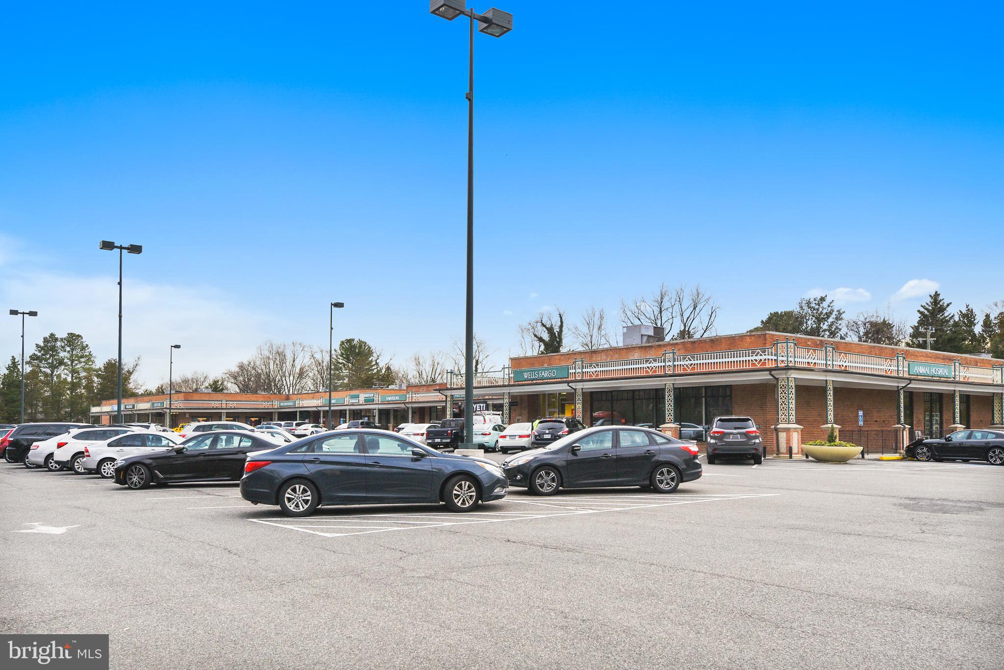 WILLIAMSBURG MANOR NORTH - Residential Lease