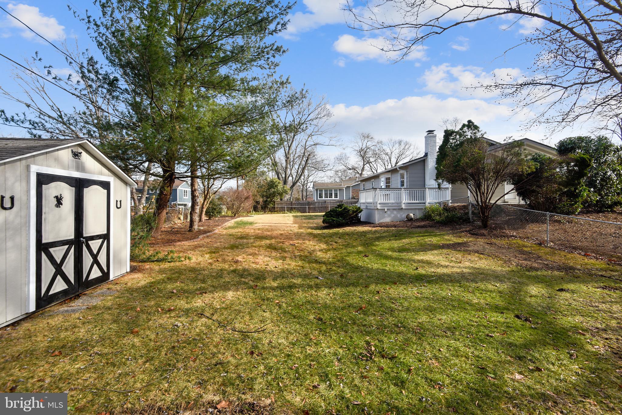 WILLIAMSBURG MANOR NORTH - Residential Lease