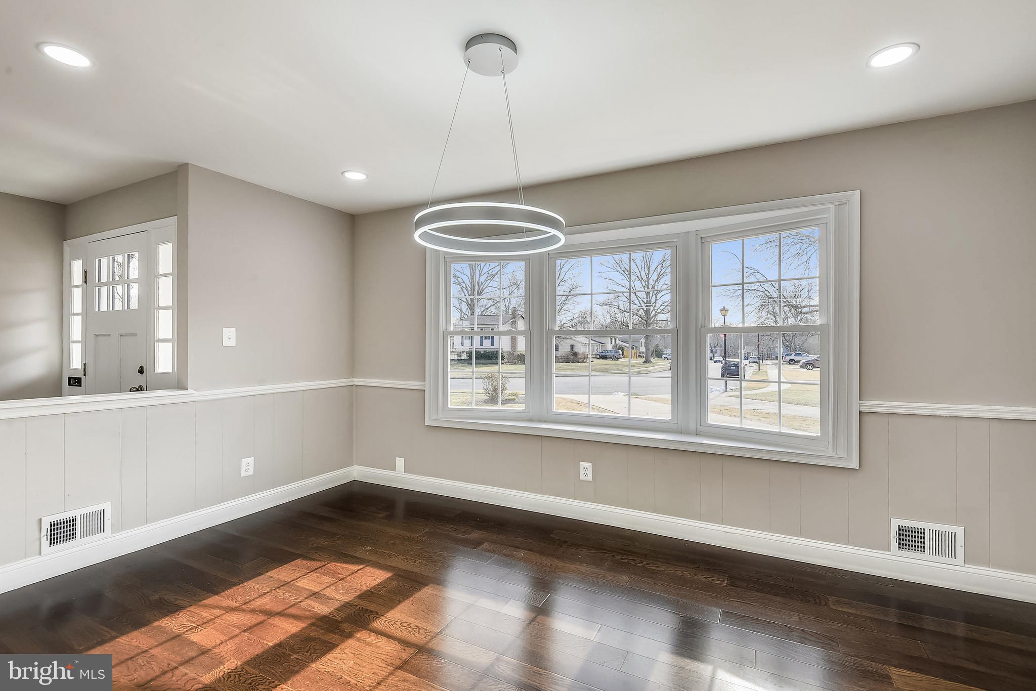 WILLIAMSBURG MANOR NORTH - Residential Lease