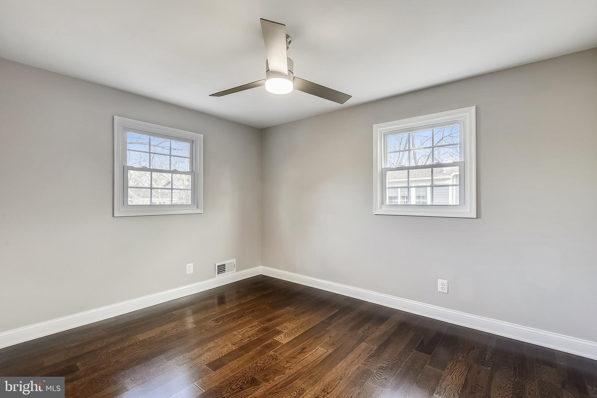 WILLIAMSBURG MANOR NORTH - Residential Lease