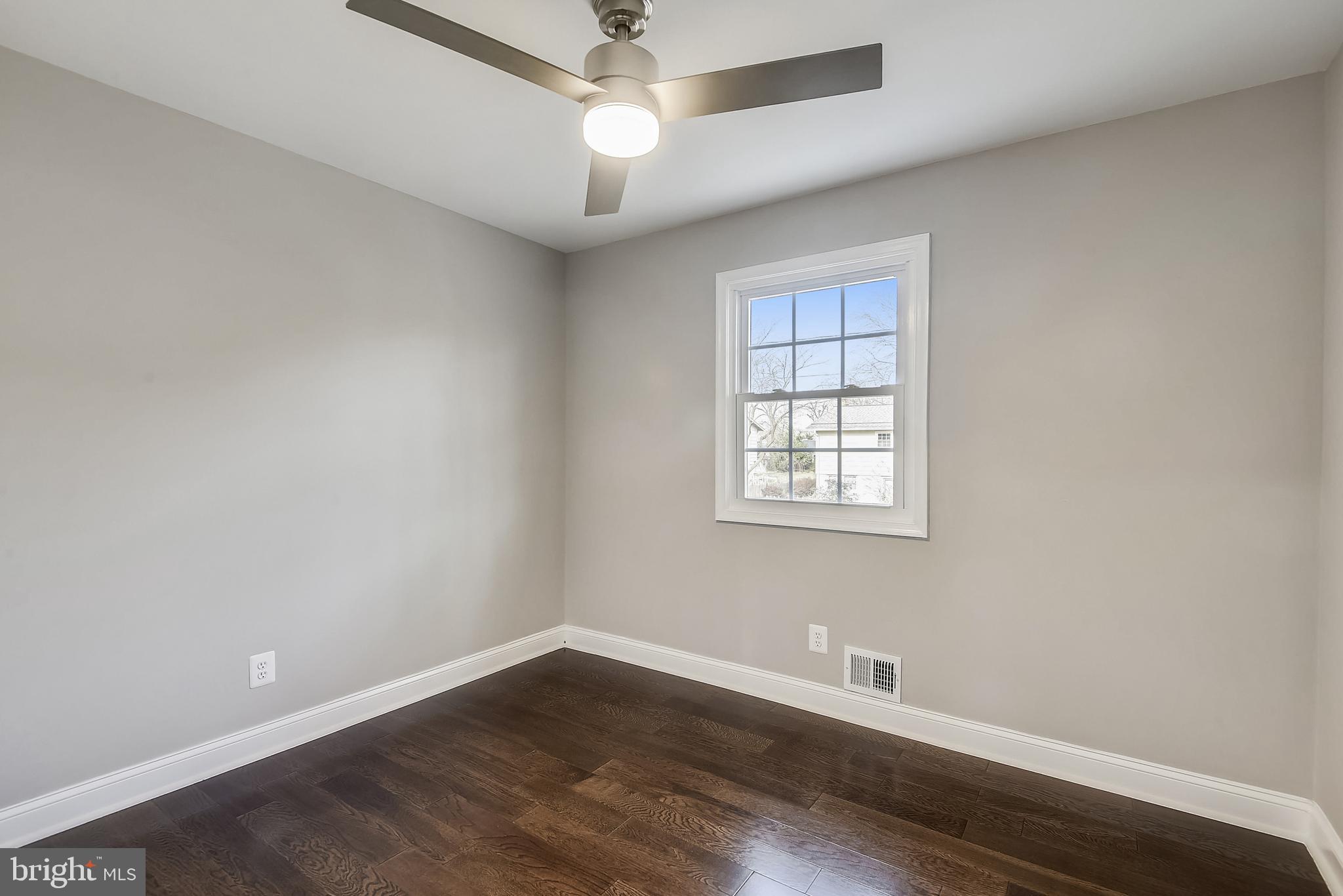 WILLIAMSBURG MANOR NORTH - Residential Lease