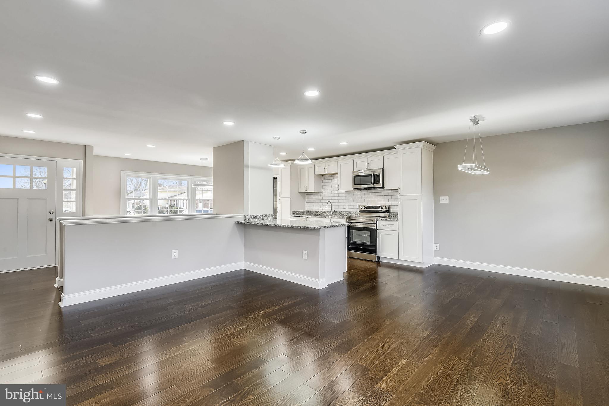 WILLIAMSBURG MANOR NORTH - Residential Lease