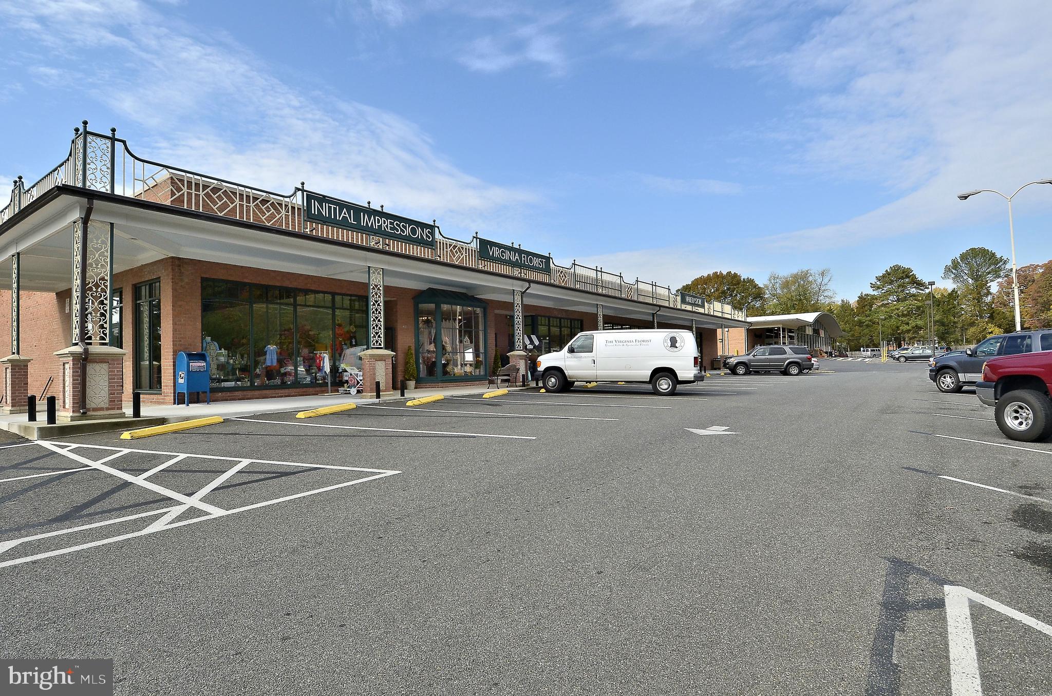 WILLIAMSBURG MANOR NORTH - Residential Lease