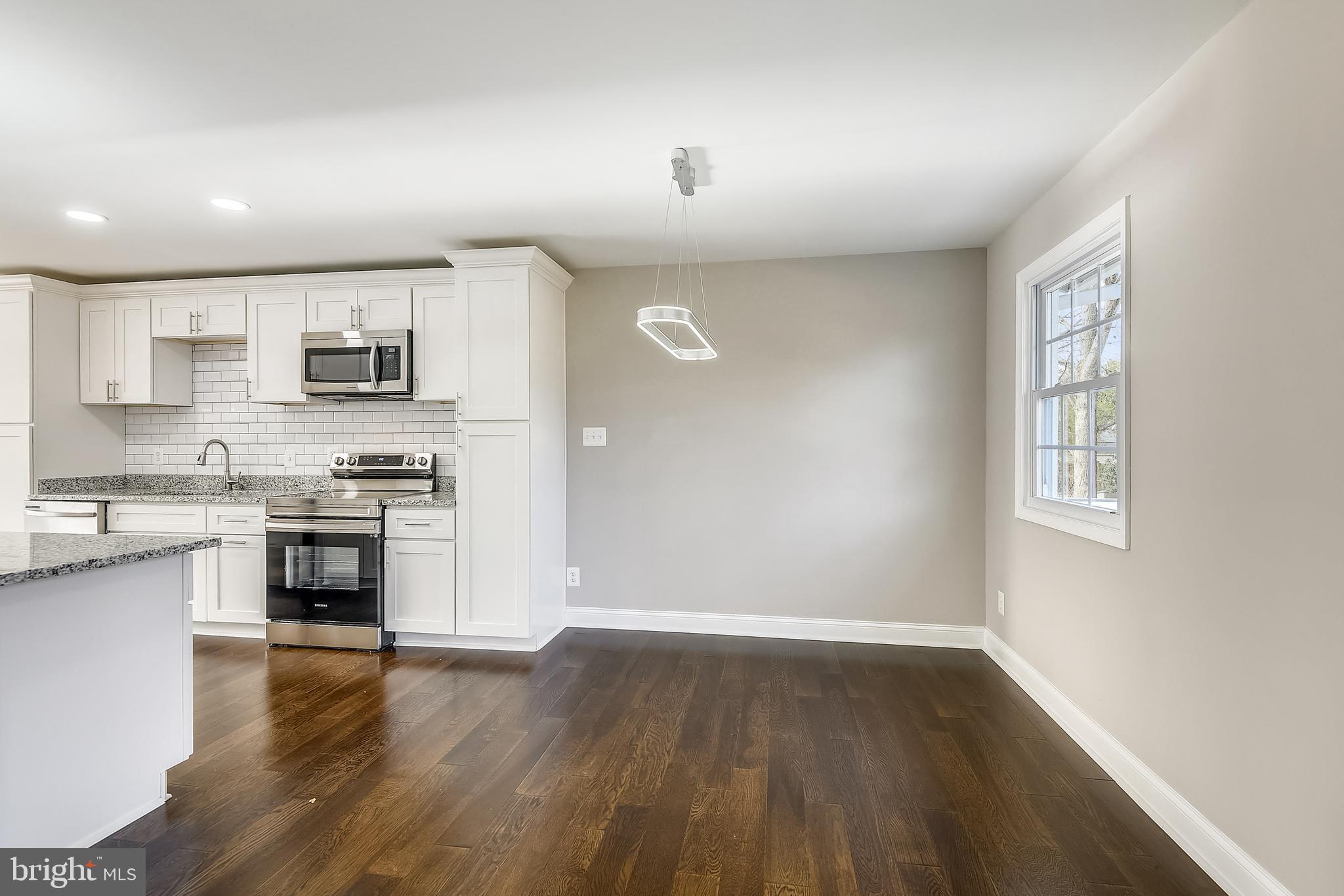 WILLIAMSBURG MANOR NORTH - Residential Lease