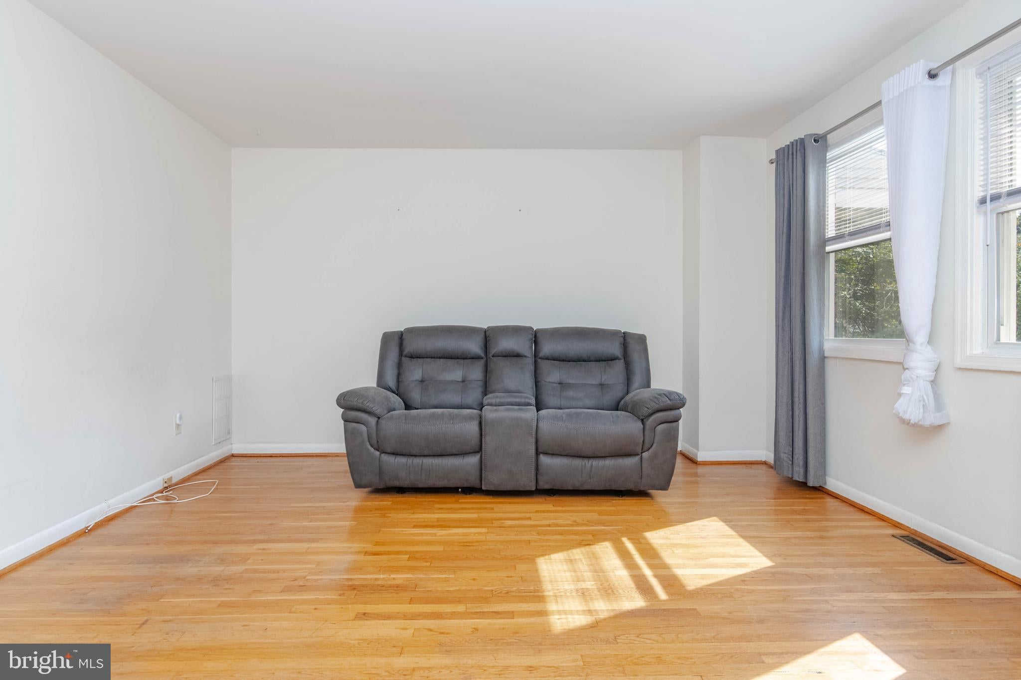 1605 LYNCH ROAD