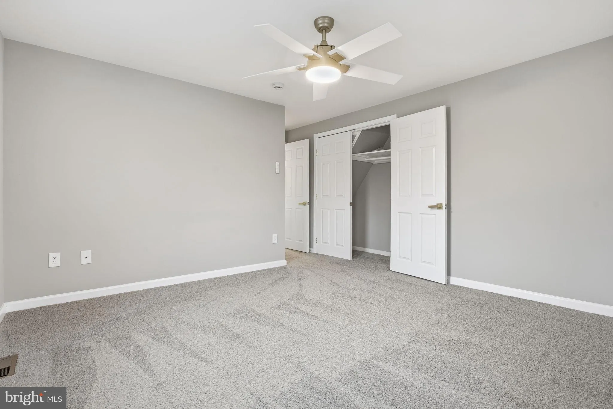 Baltimore, Maryland 21206, United States, 4 Bedrooms Bedrooms, ,4 BathroomsBathrooms,Residential,Pending,246158