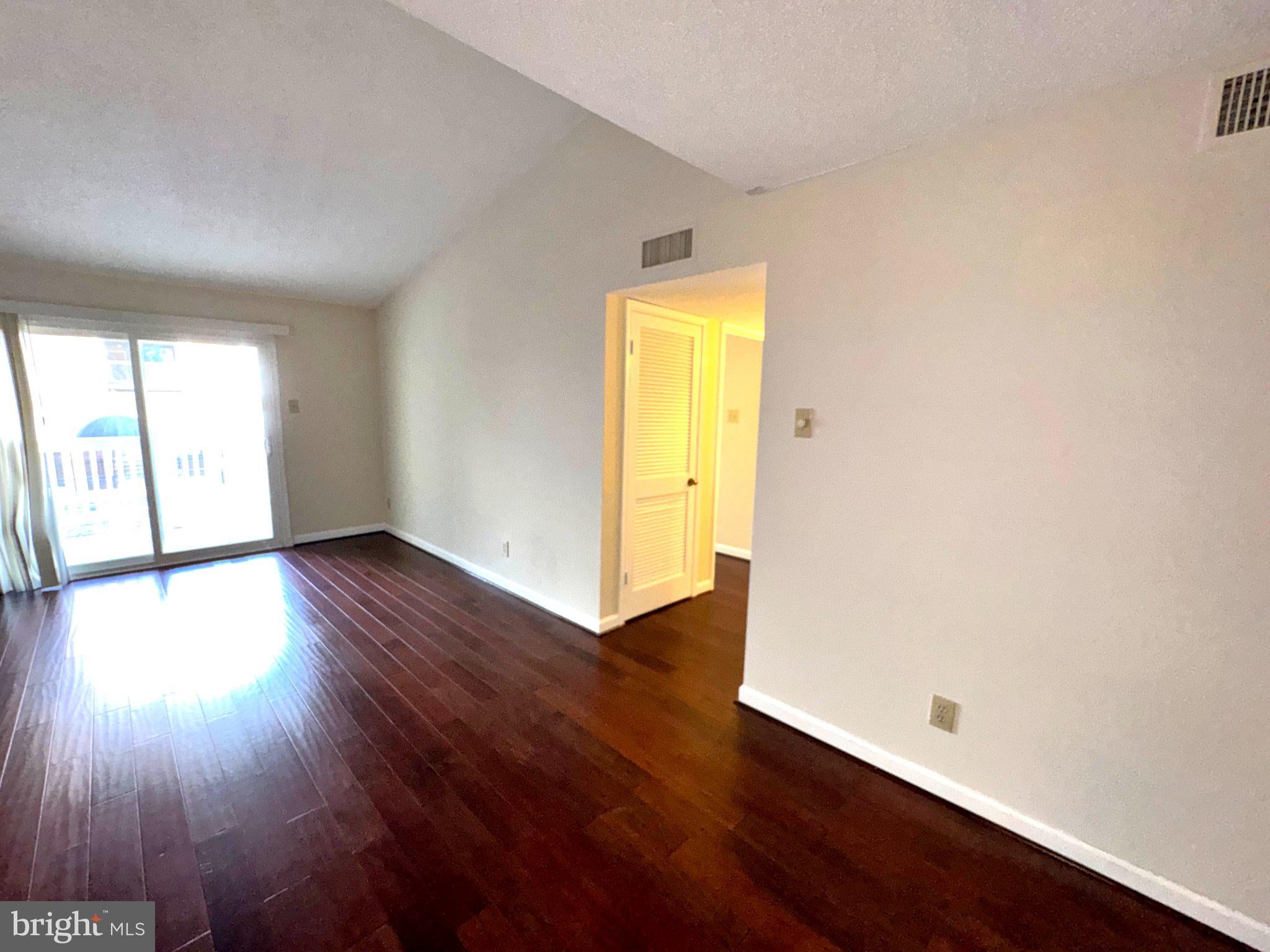 1513 LINCOLN WAY 301A