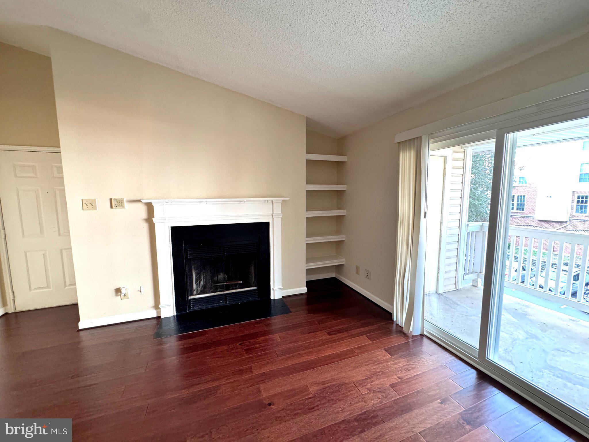 1513 LINCOLN WAY 301A
